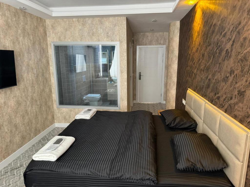 Large Double Room - Photo 25