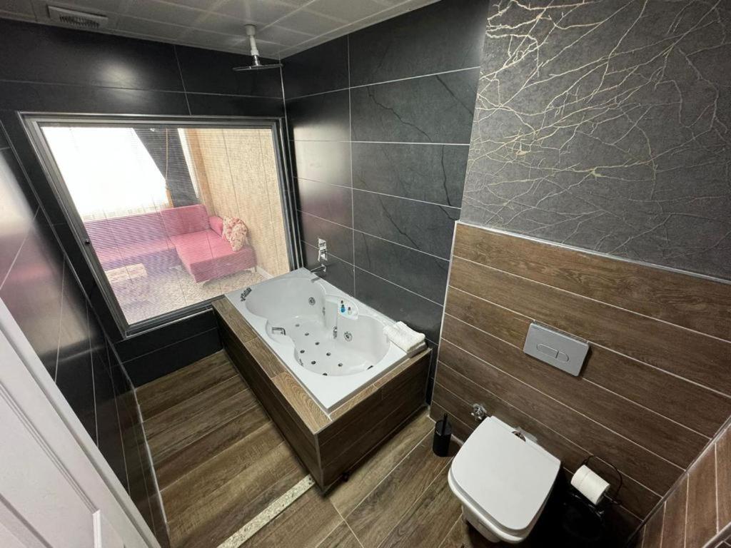 Large Double Room - Photo 21