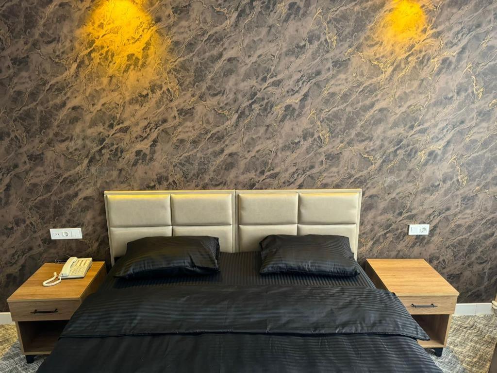 Large Double Room - Photo 20