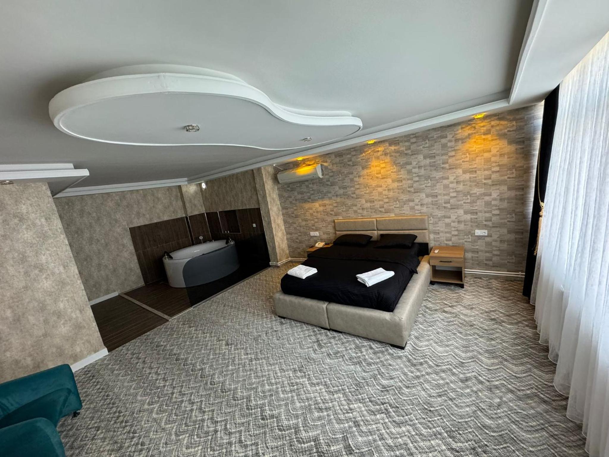 Large Double Room - Photo 18