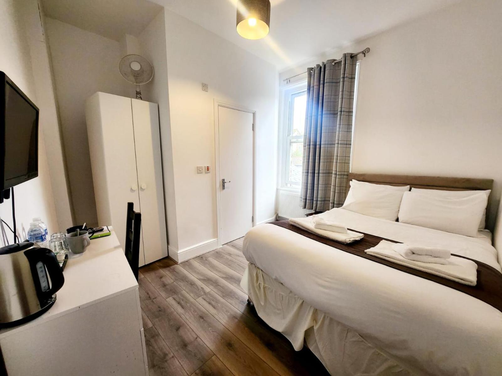 Budget Double Room photo 1