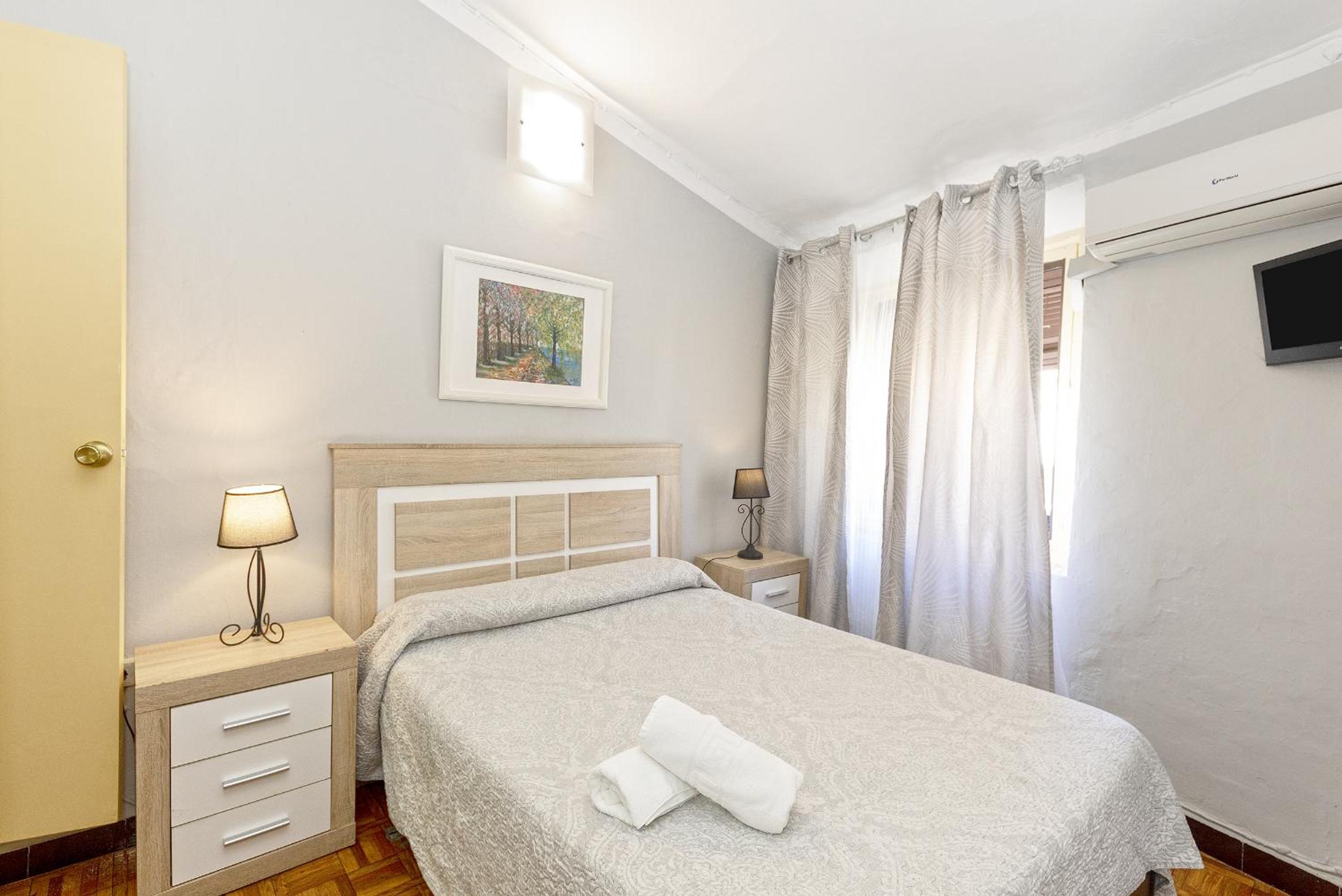 Double or Twin Room - Photo 3