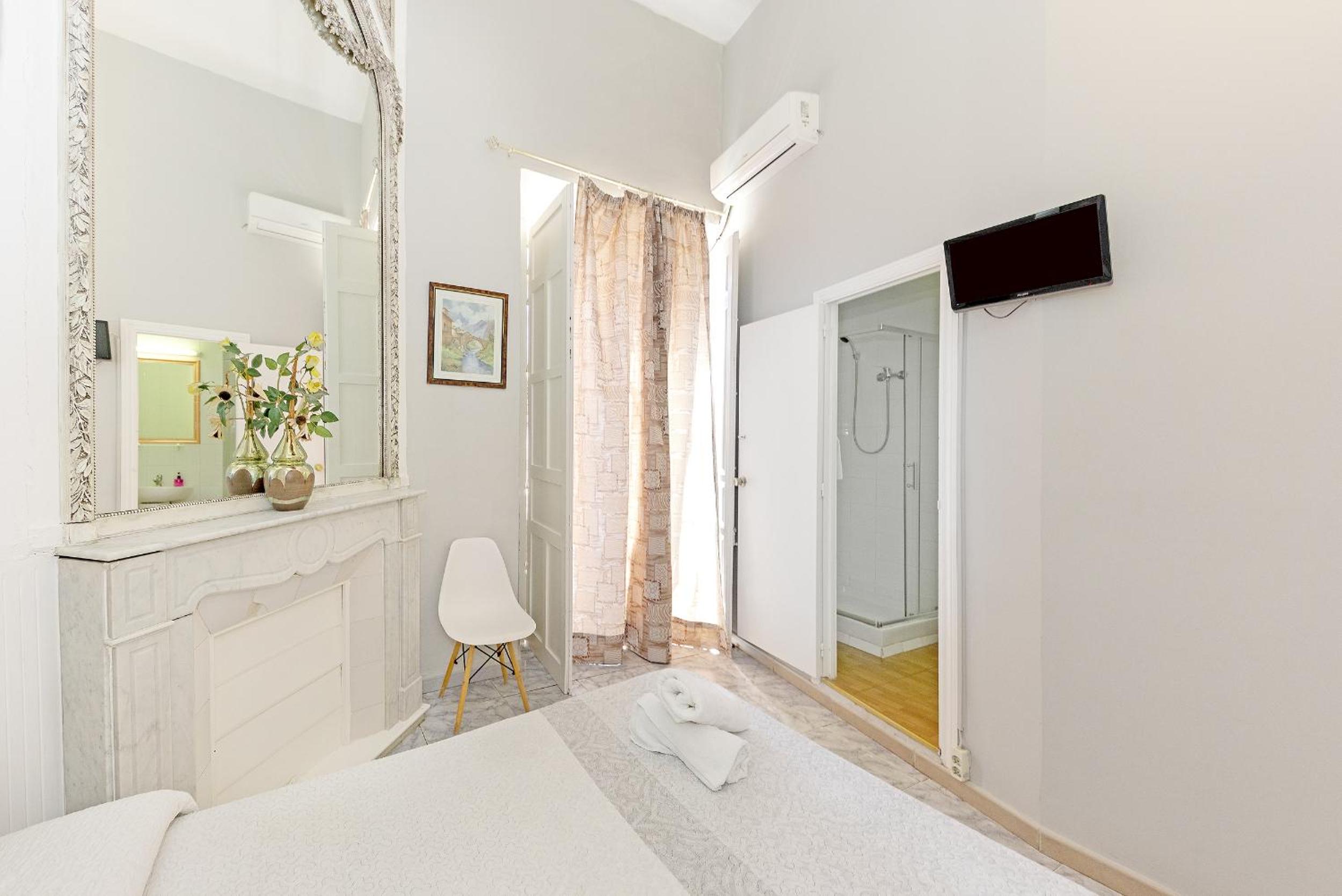 Double or Twin Room - Photo 5