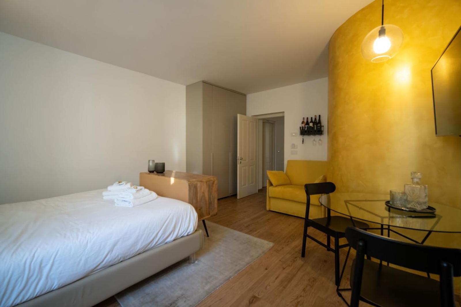 Double Room with Private Bathroom - Photo 19