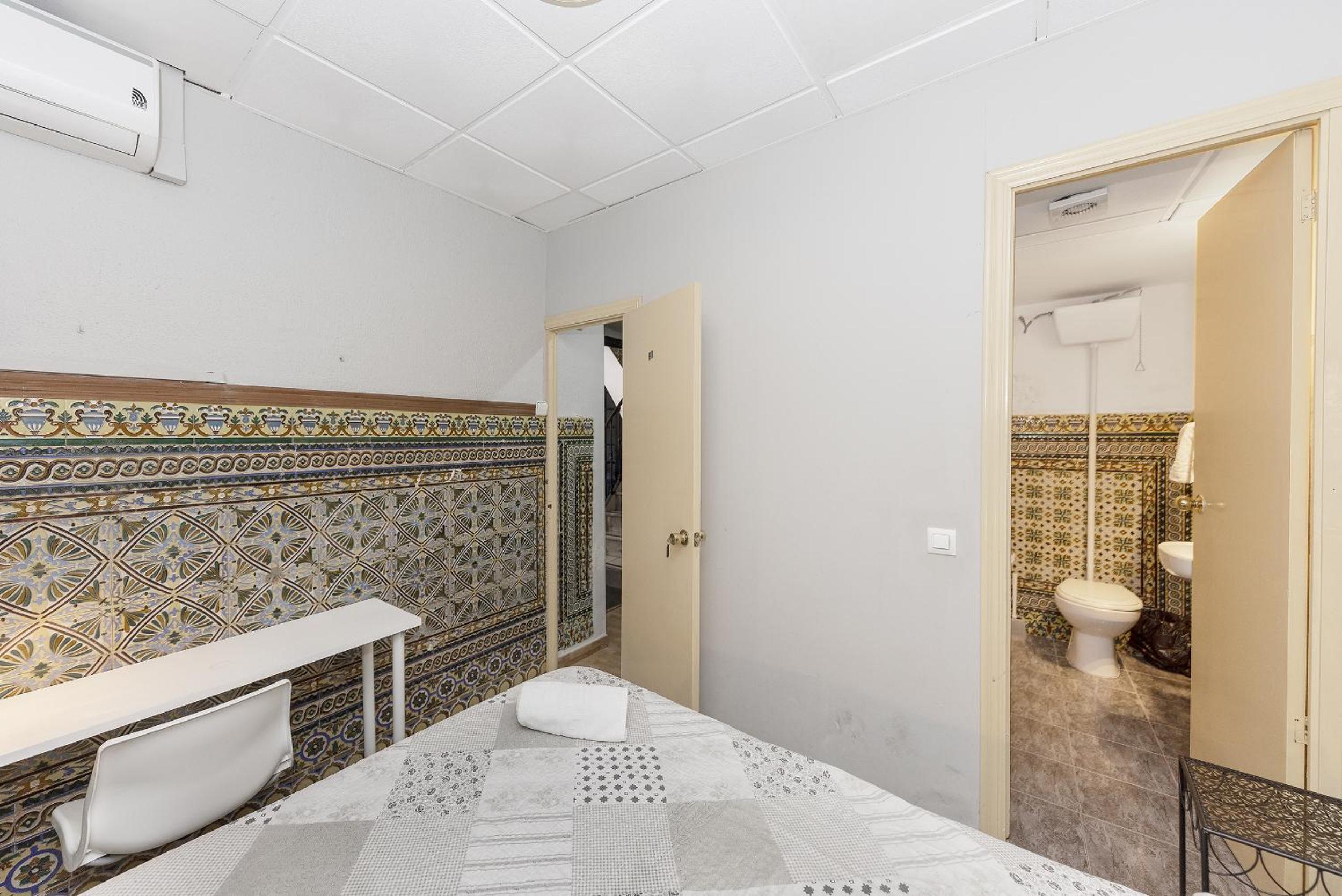 Double or Twin Room - Photo 6