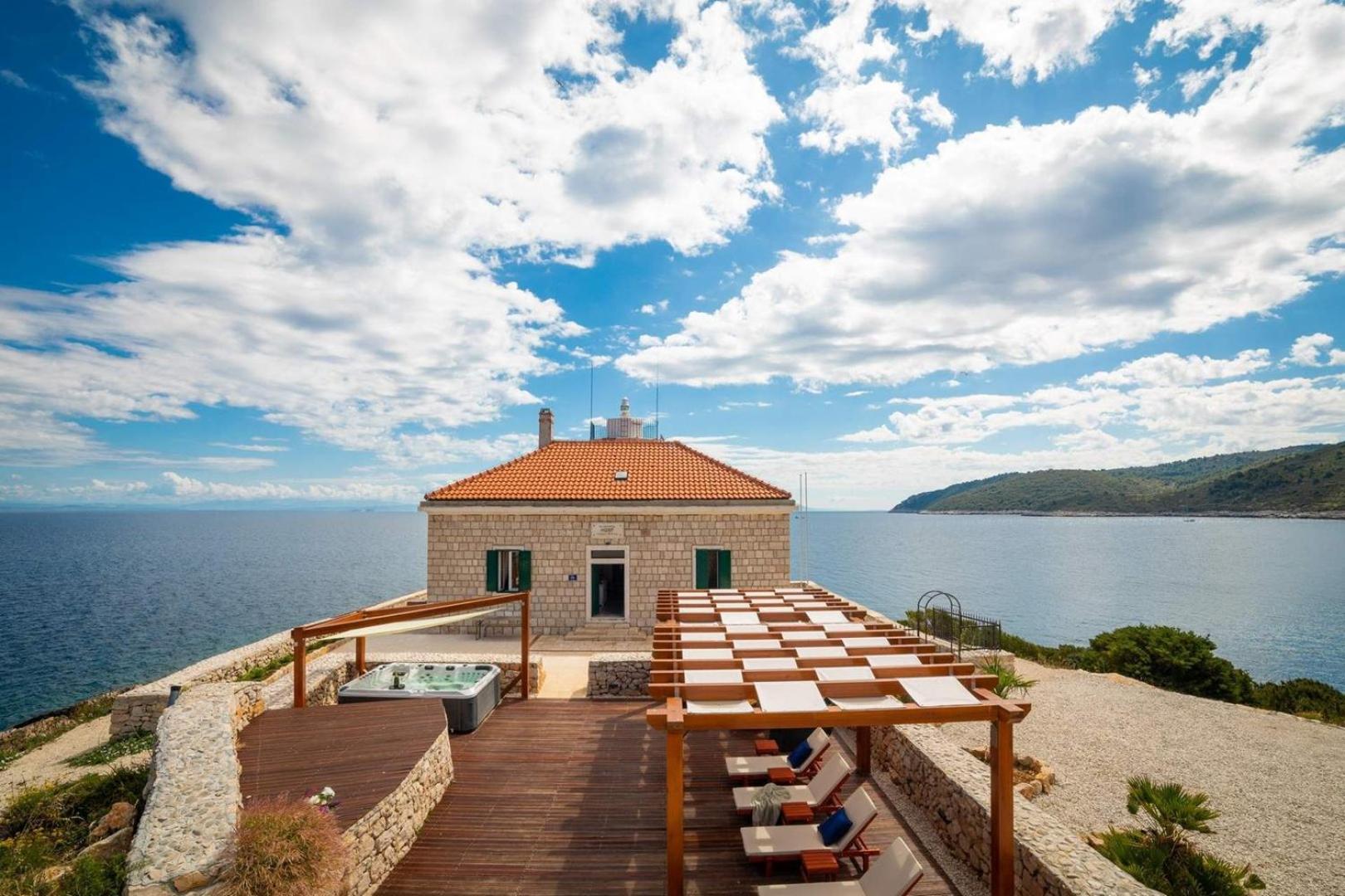 Deluxe Villa photo 2