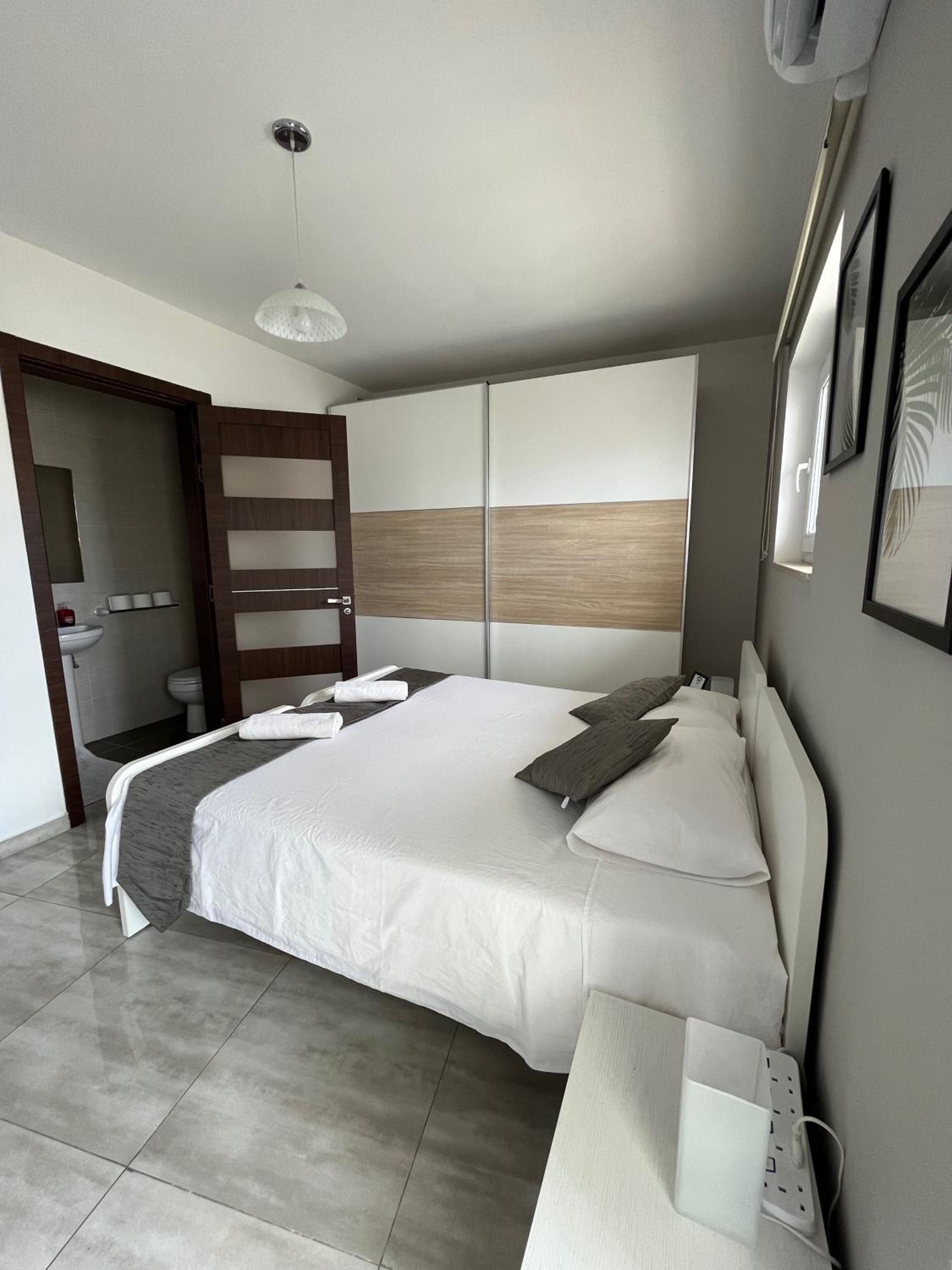 Double Room with Private Bathroom photo 3