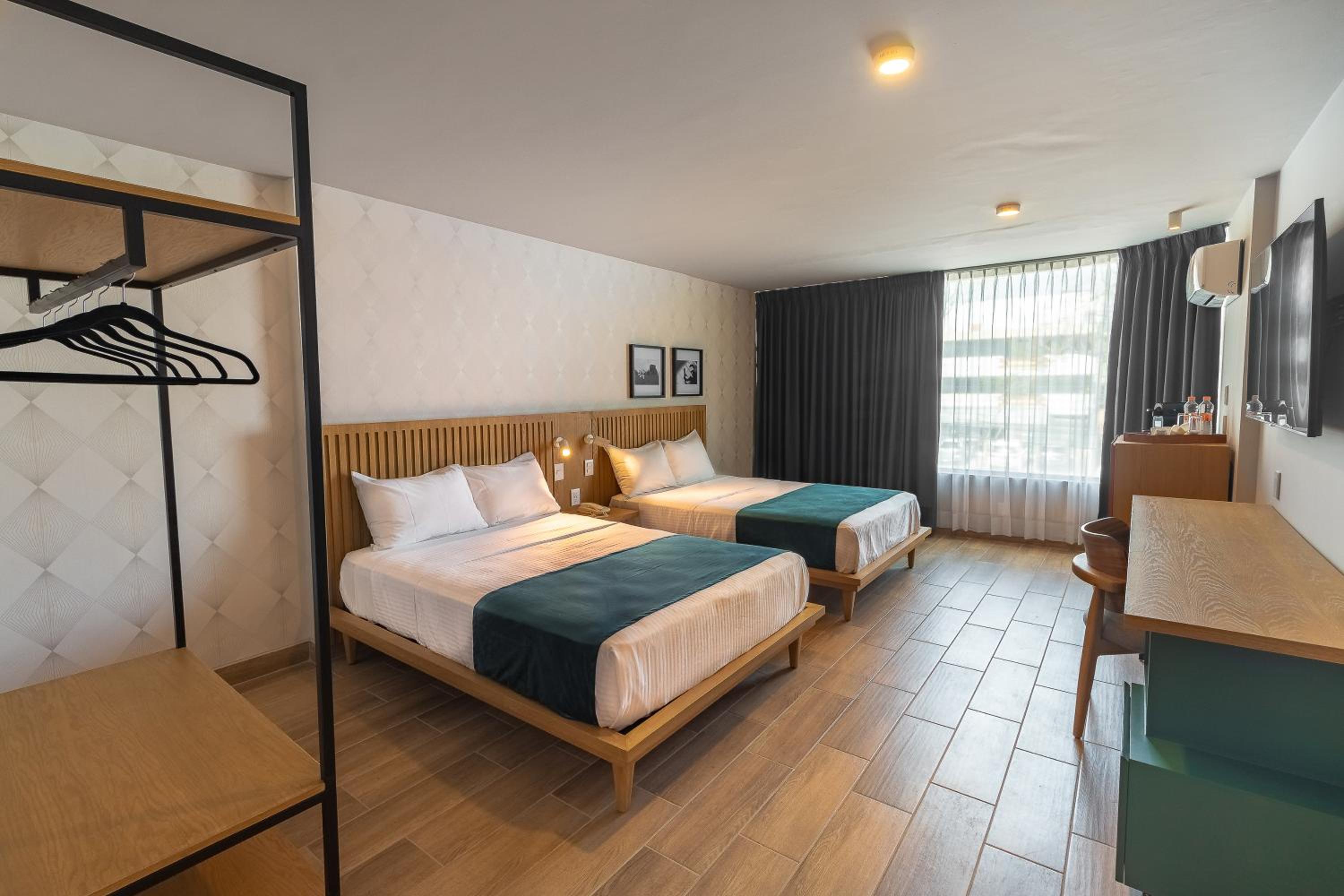 Twin Room - Photo 3