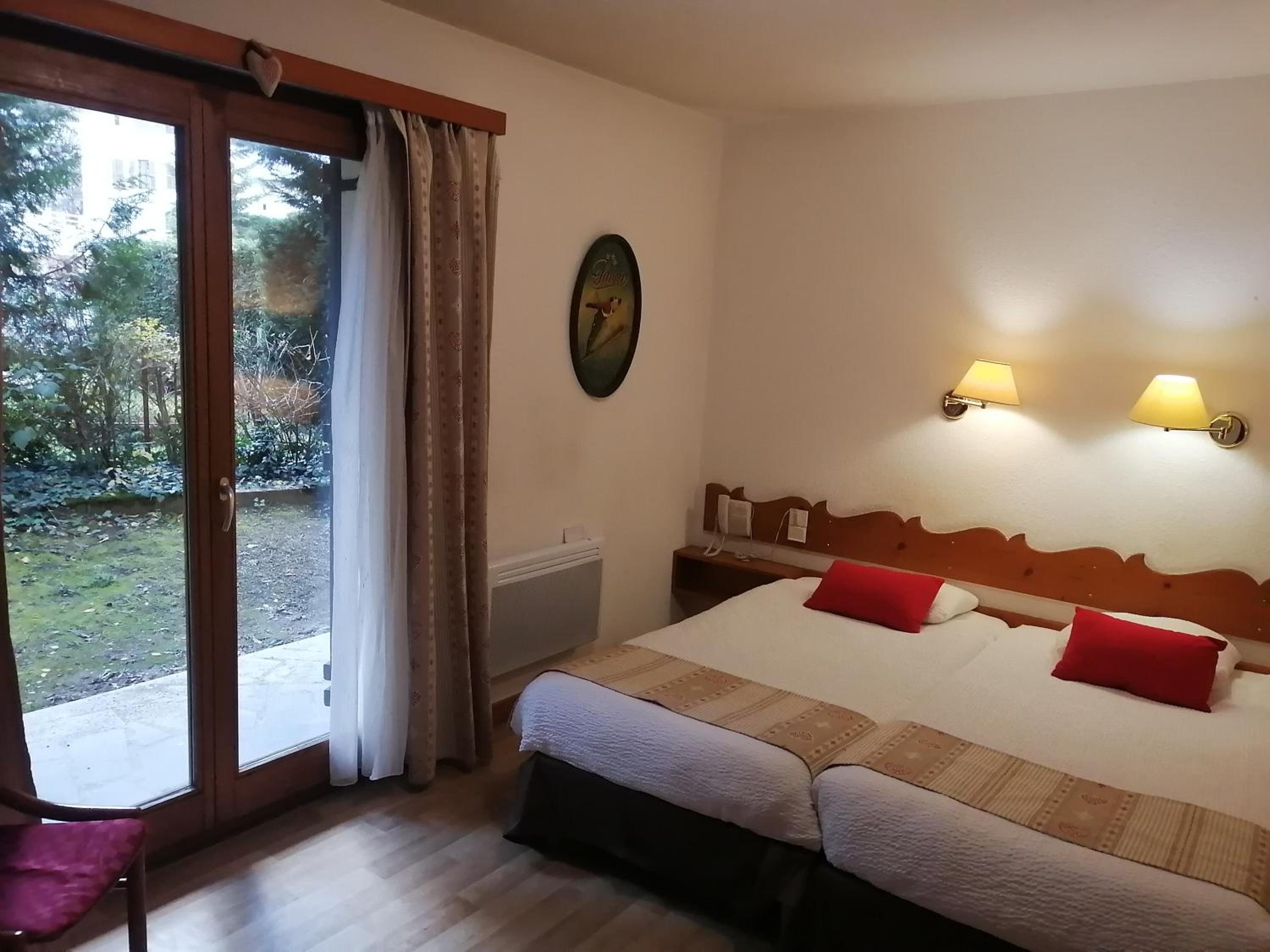 Standard Twin Room Plus photo 3
