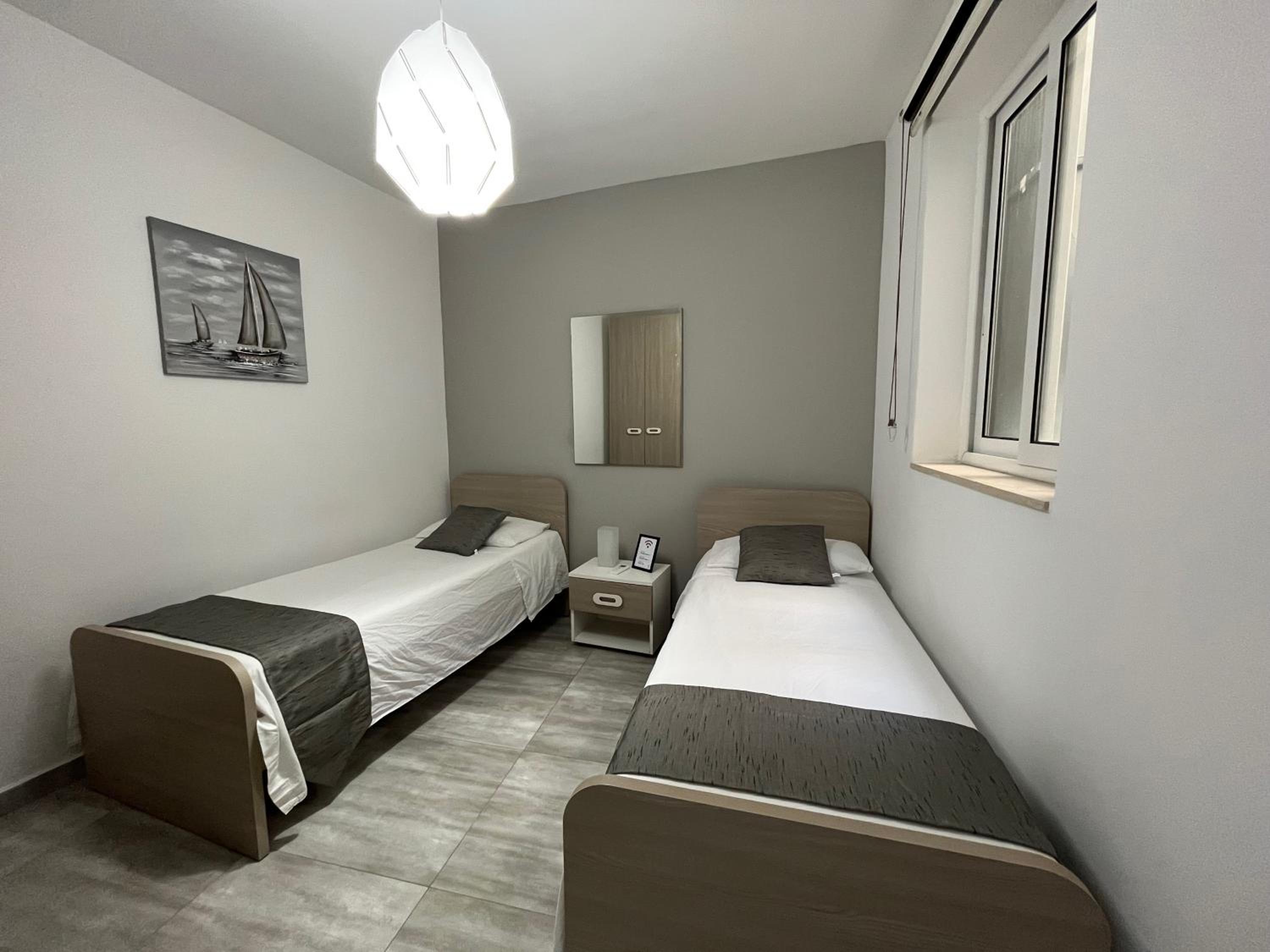 Double Room with Shared Bathroom photo 2