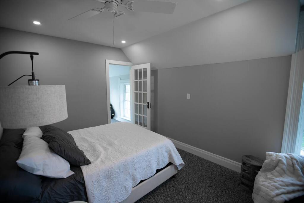 Three-Bedroom House photo 1