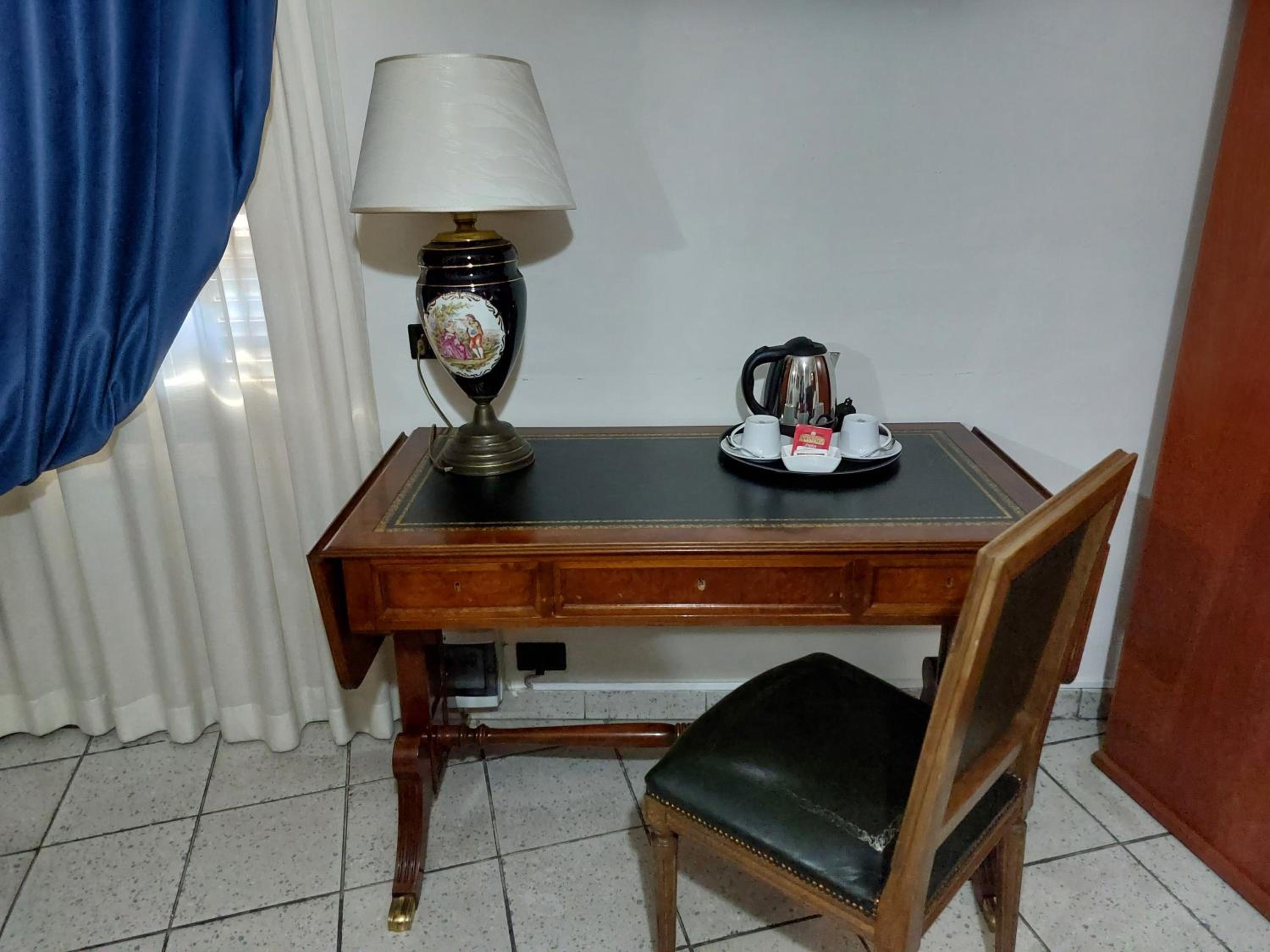 Standard Double Room - Photo 6