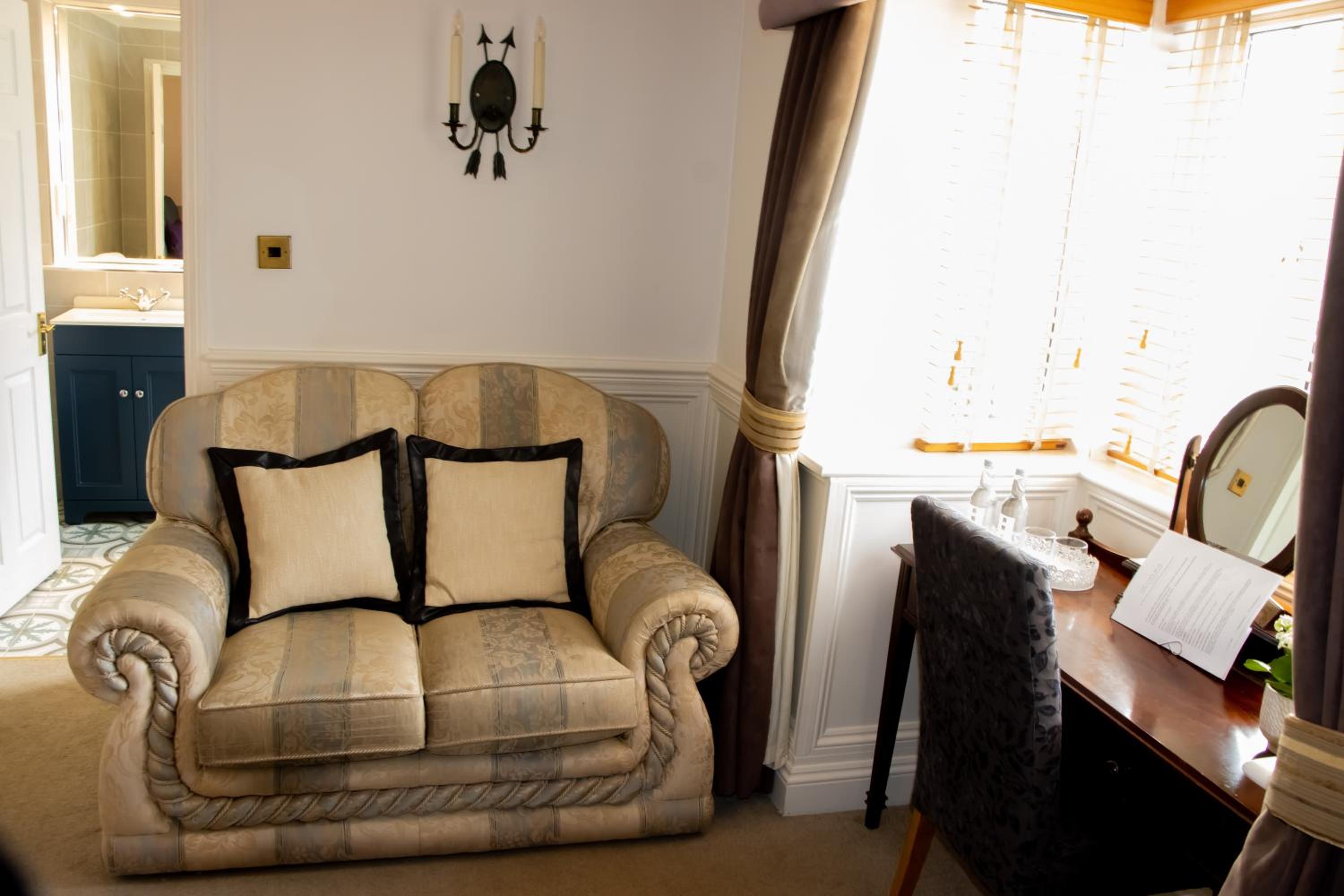 Large Double Room photo 3