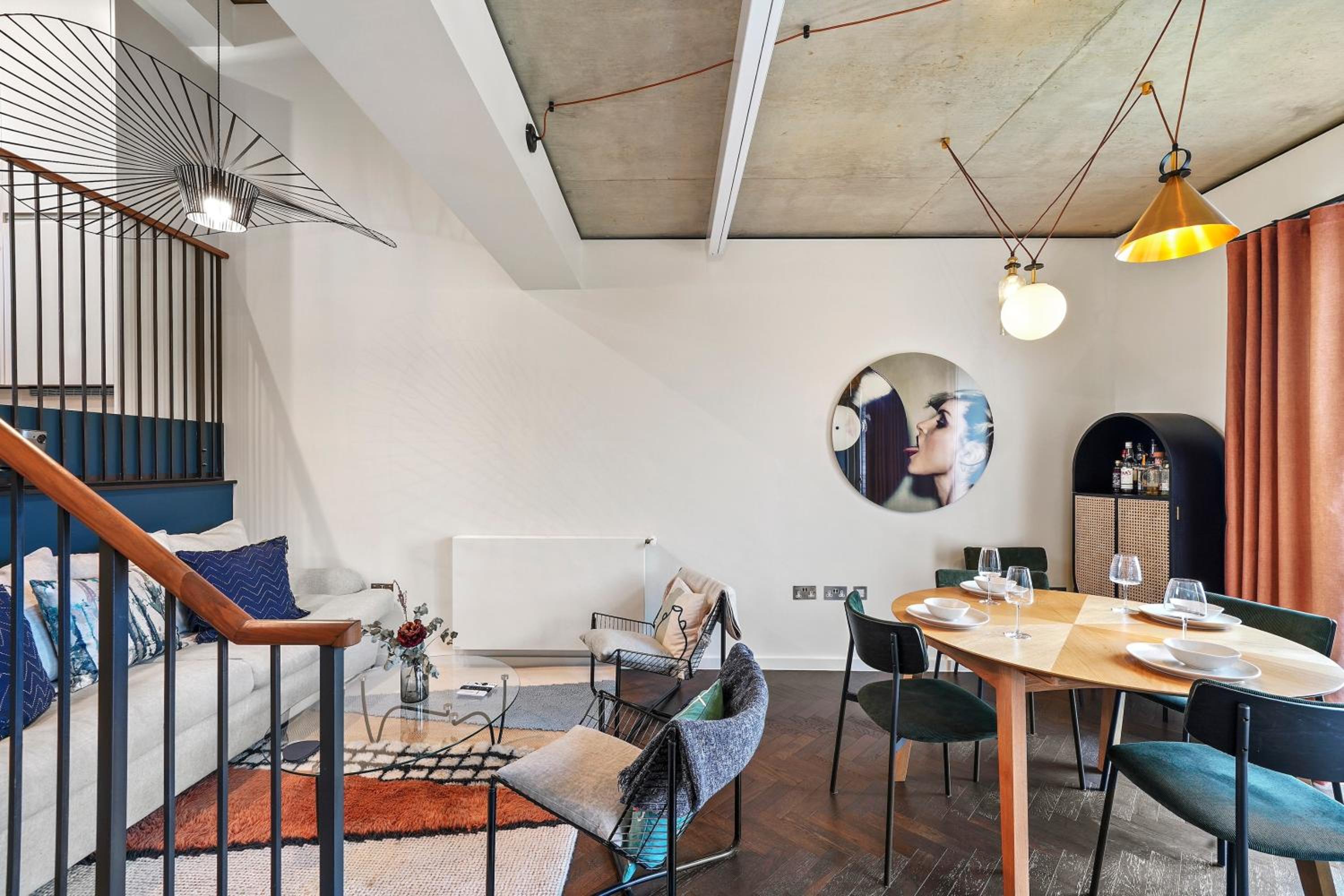 Apartment - Split Level photo 2