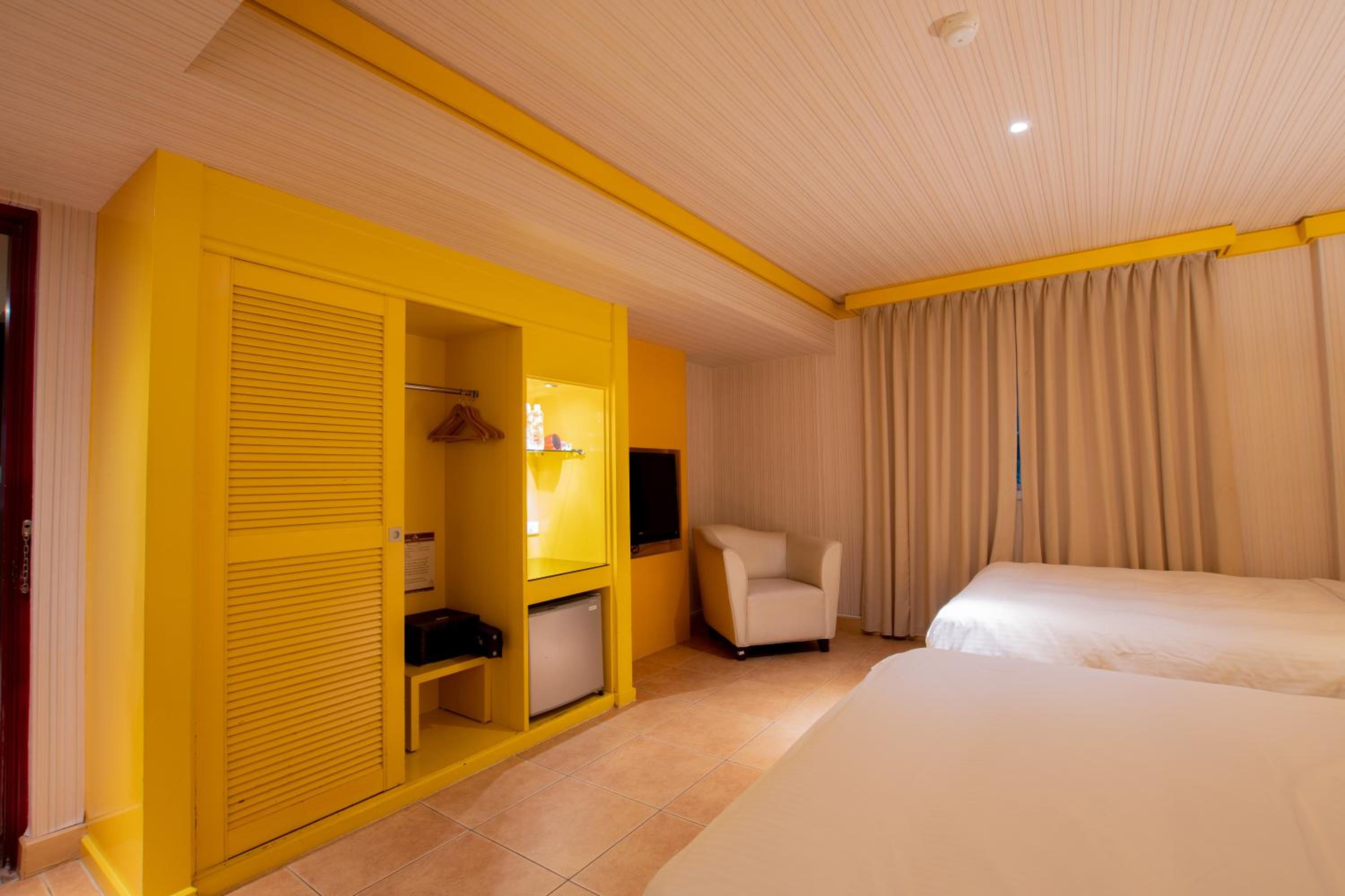 Deluxe Quadruple Room photo 2
