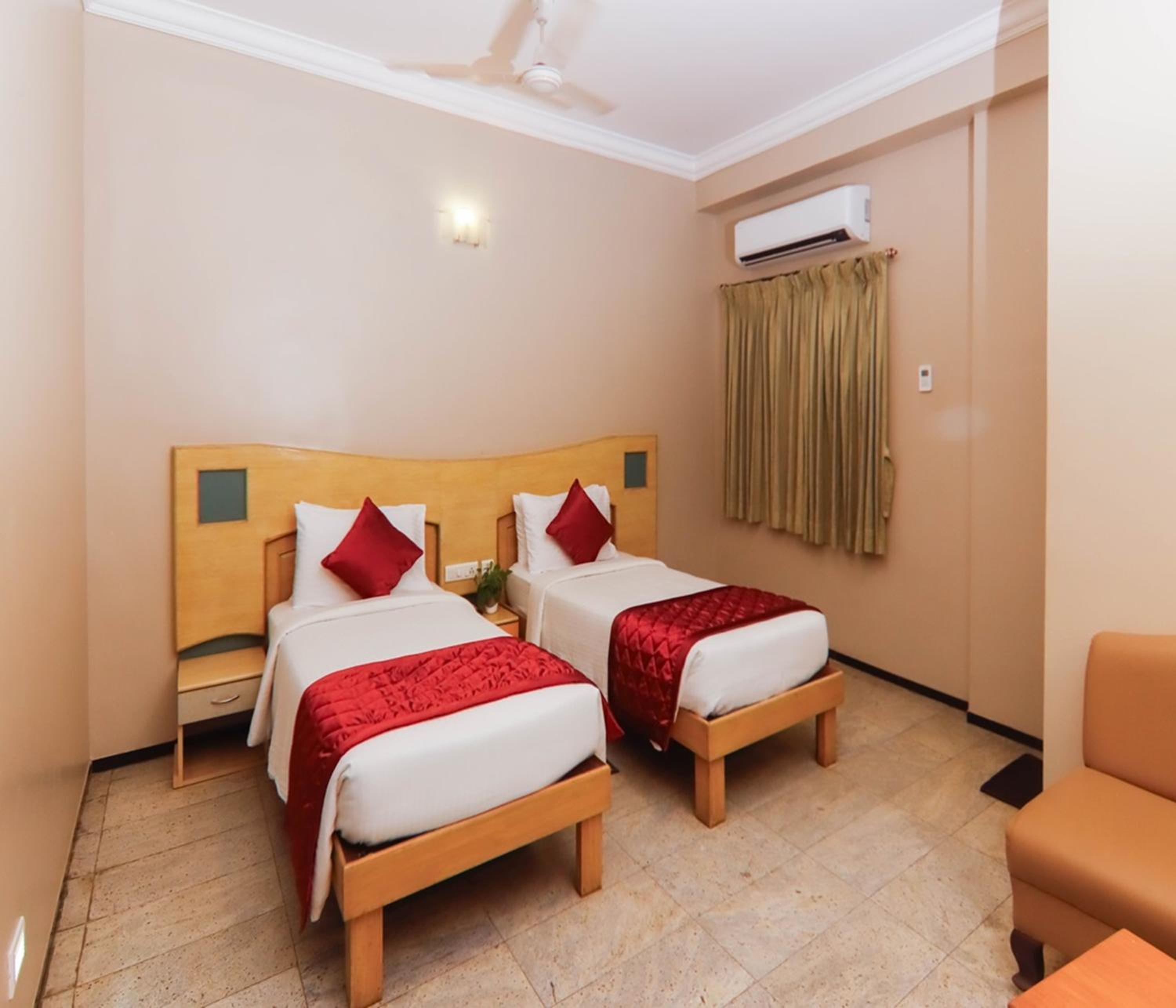 Deluxe Room - Photo 5