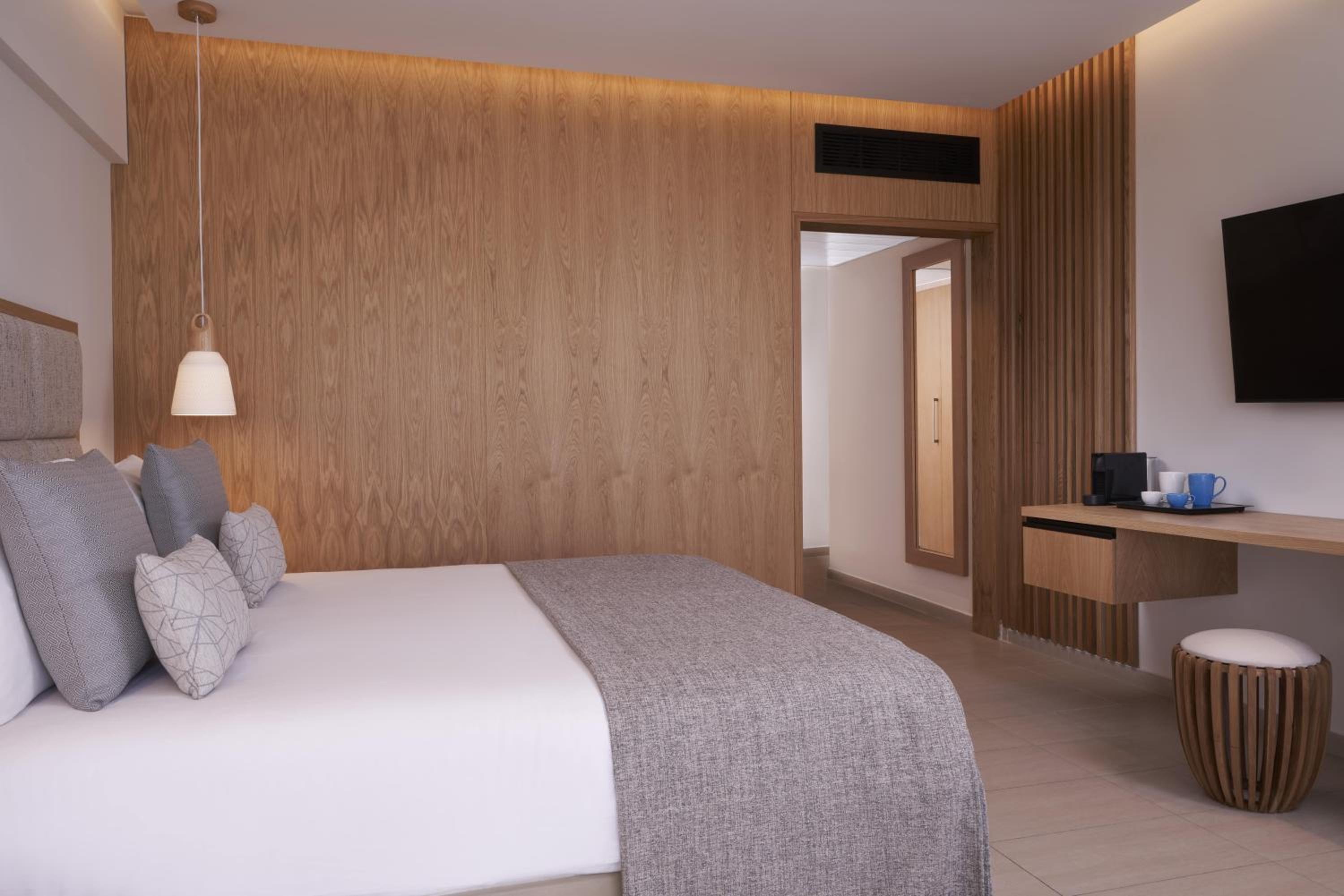 Superior Twin / Double Room Sea View photo 2