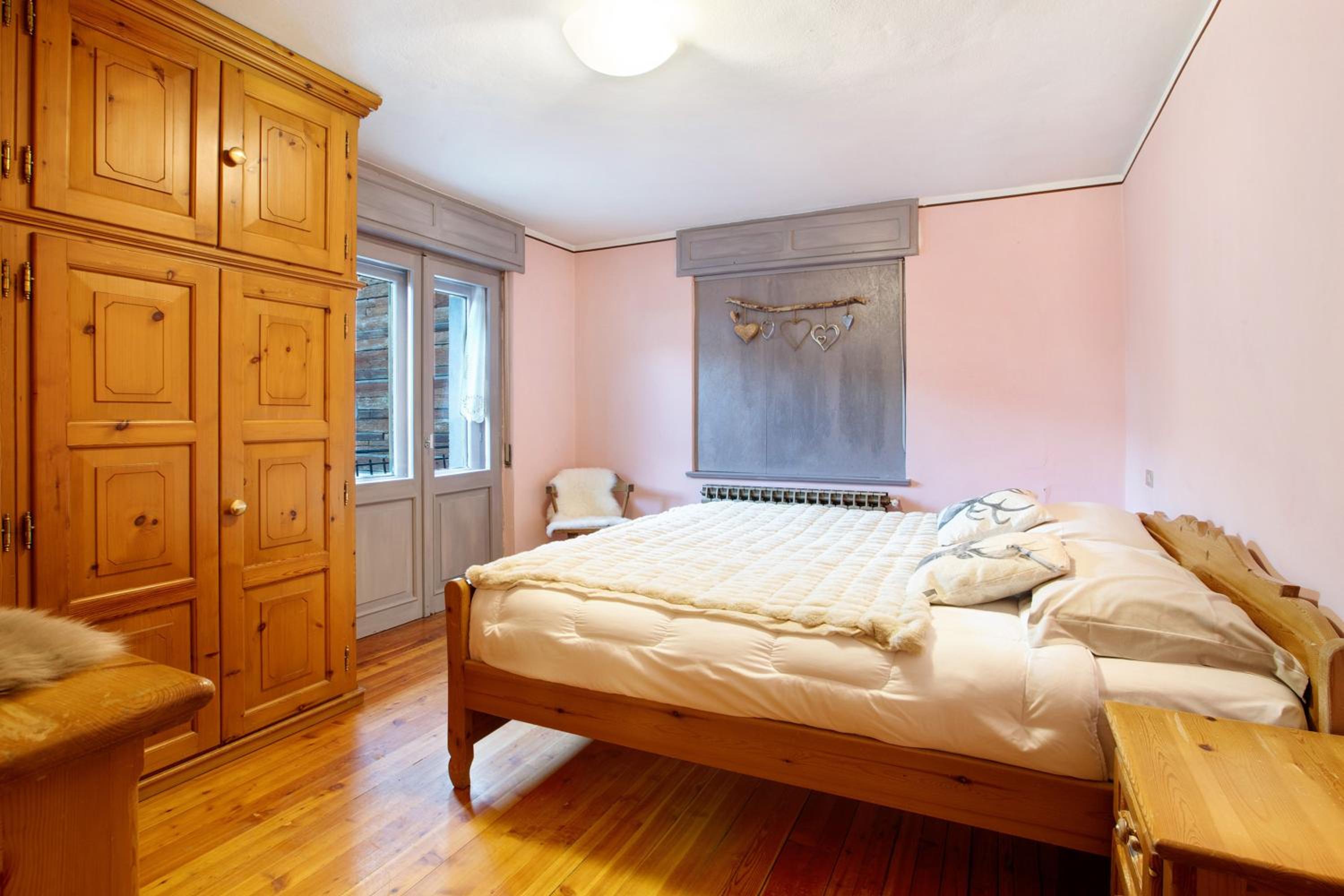 Three-Bedroom Premium Apartment with Balcony