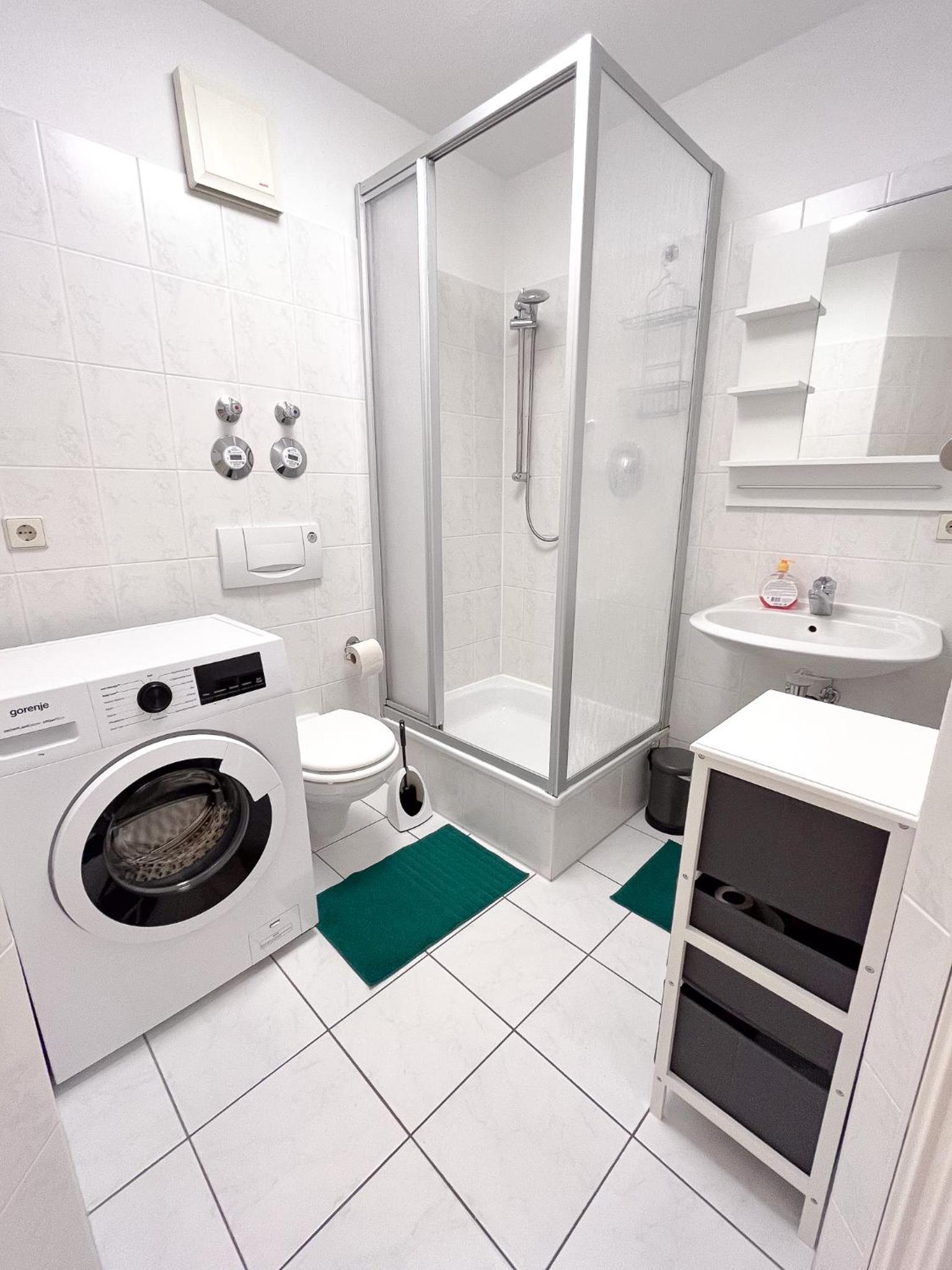 One-Bedroom Apartment - Photo 10