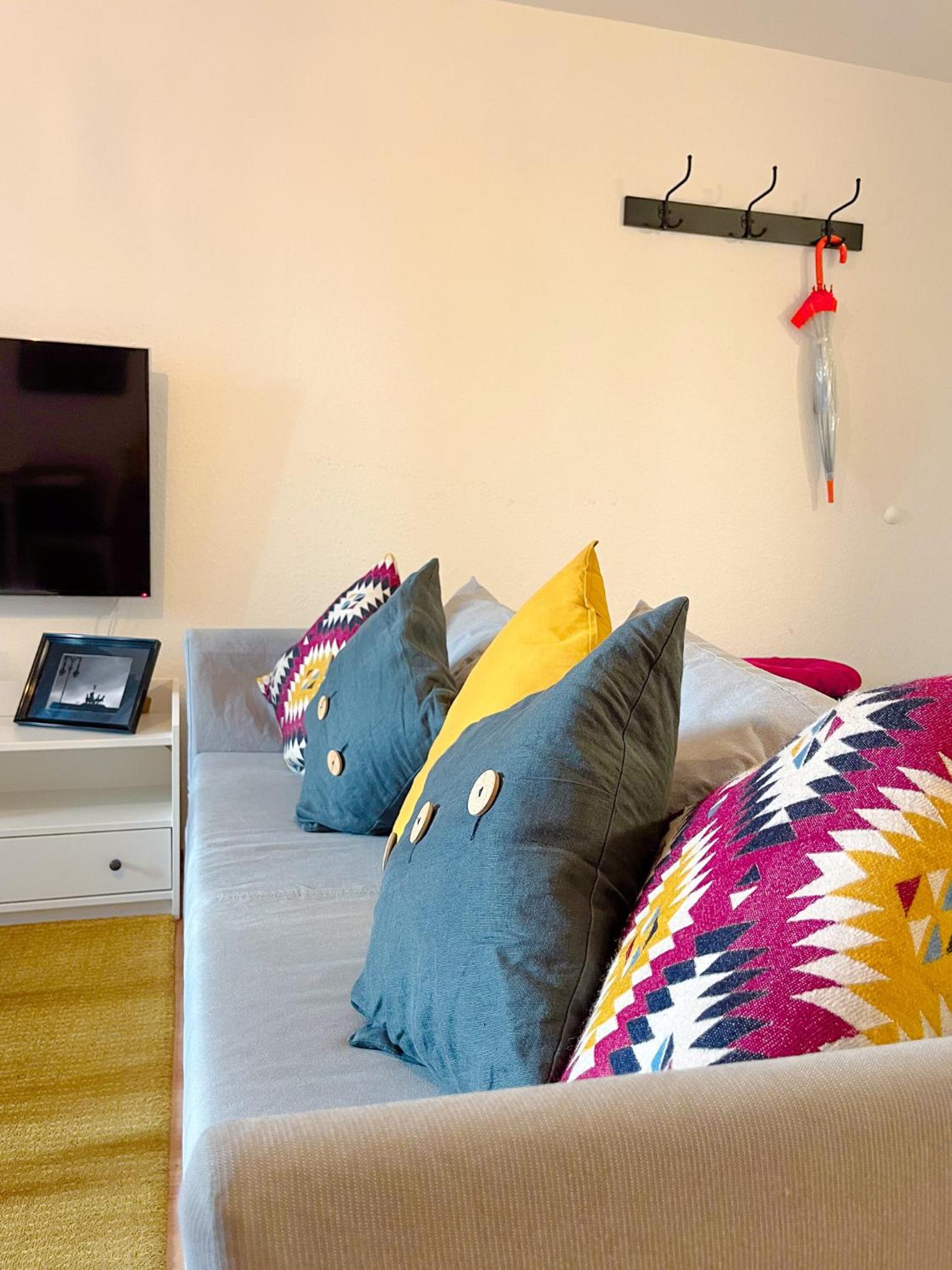 One-Bedroom Apartment - Photo 2