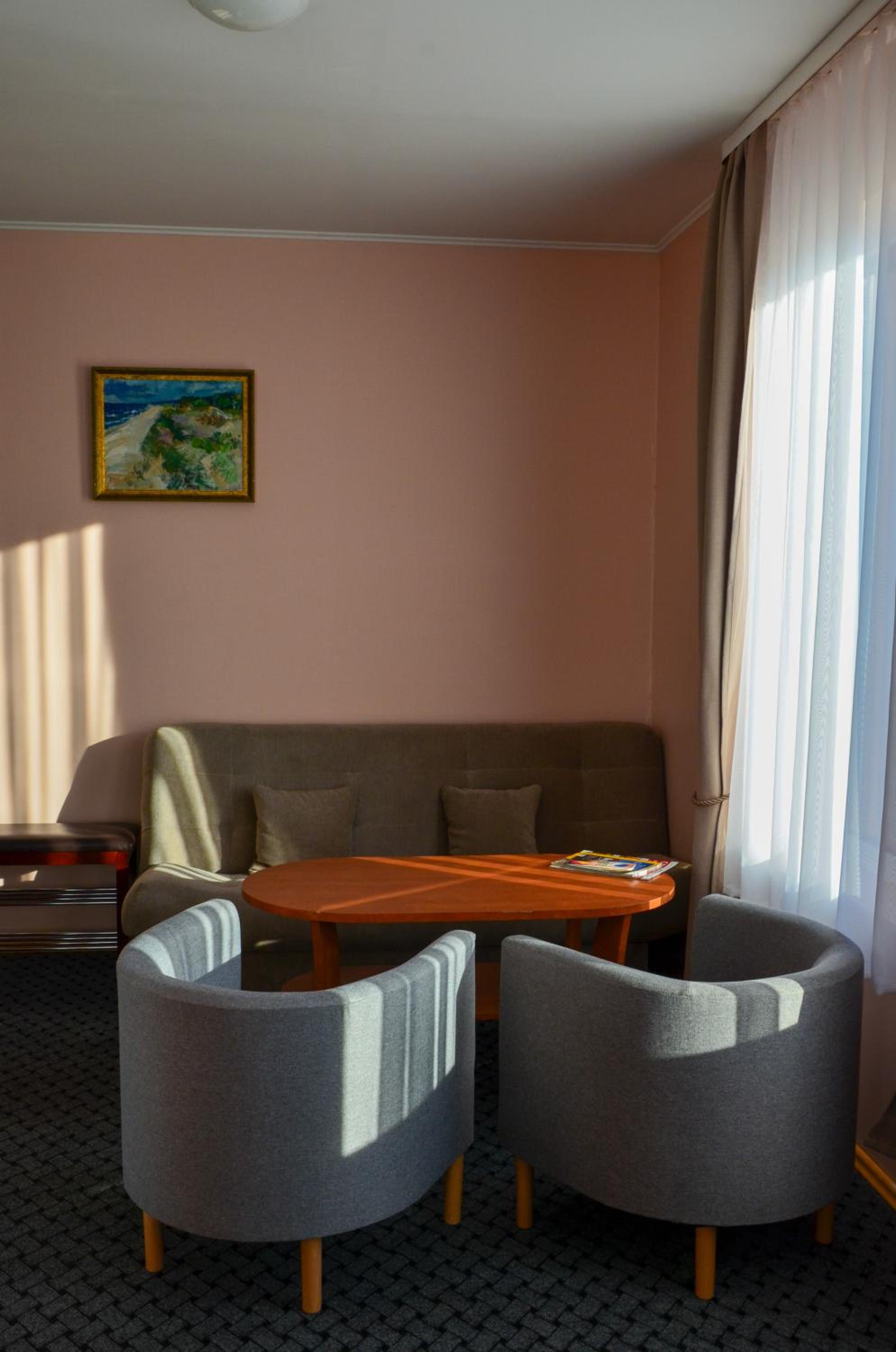 One-Bedroom Apartment - Photo 15
