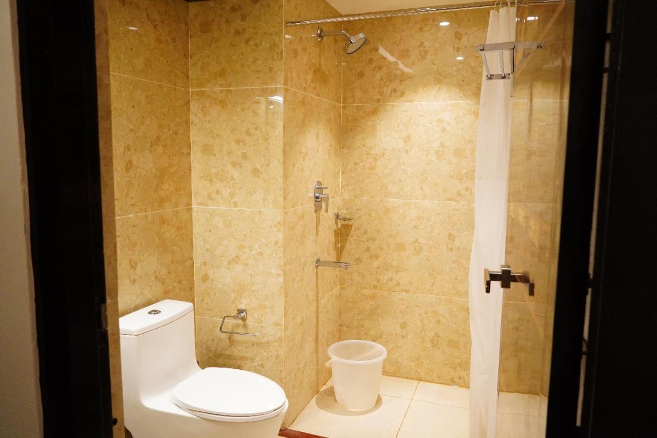 Deluxe Double Room (2 Adults + 1 Child) - Photo 7