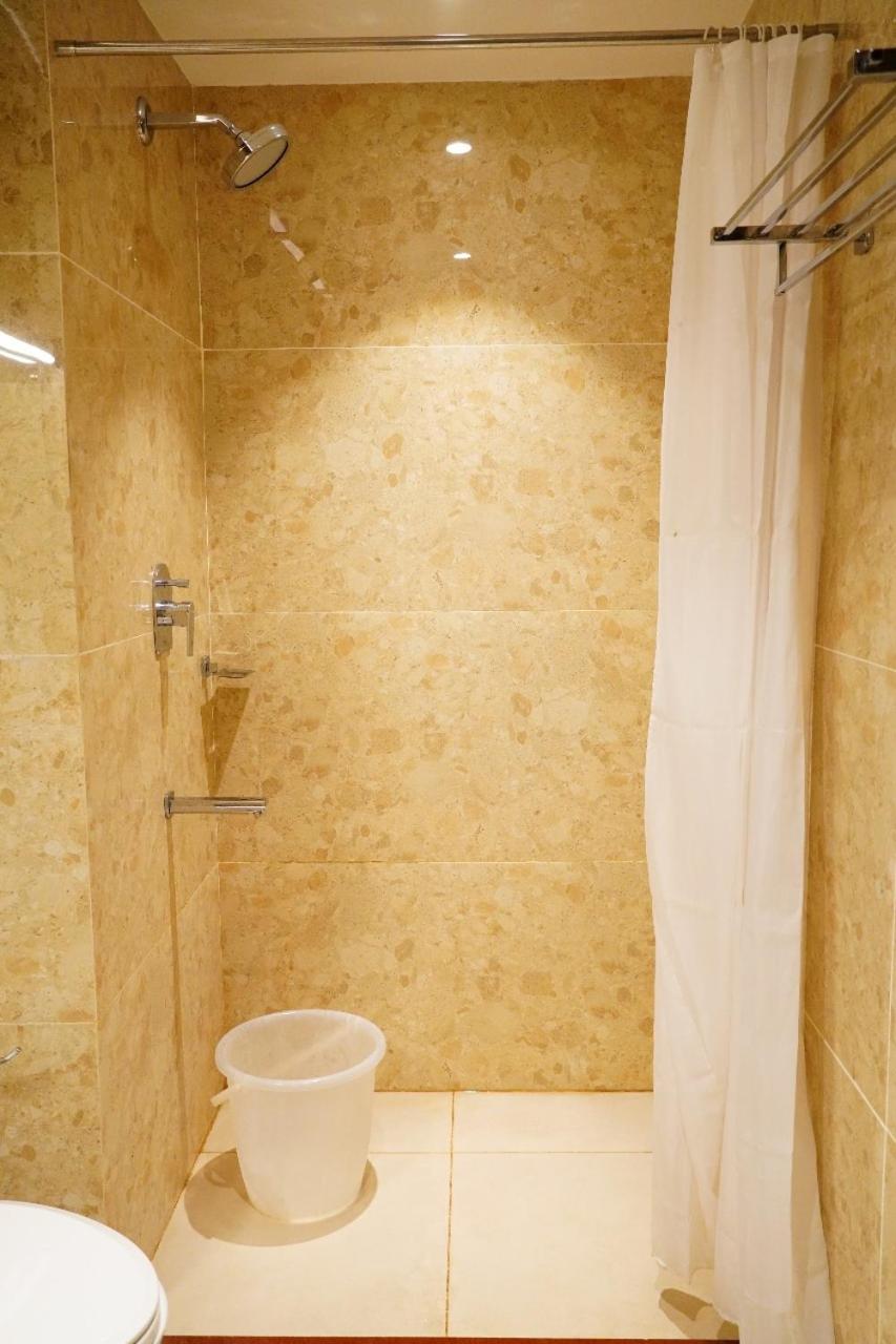 Deluxe Double Room (2 Adults + 1 Child) - Photo 3