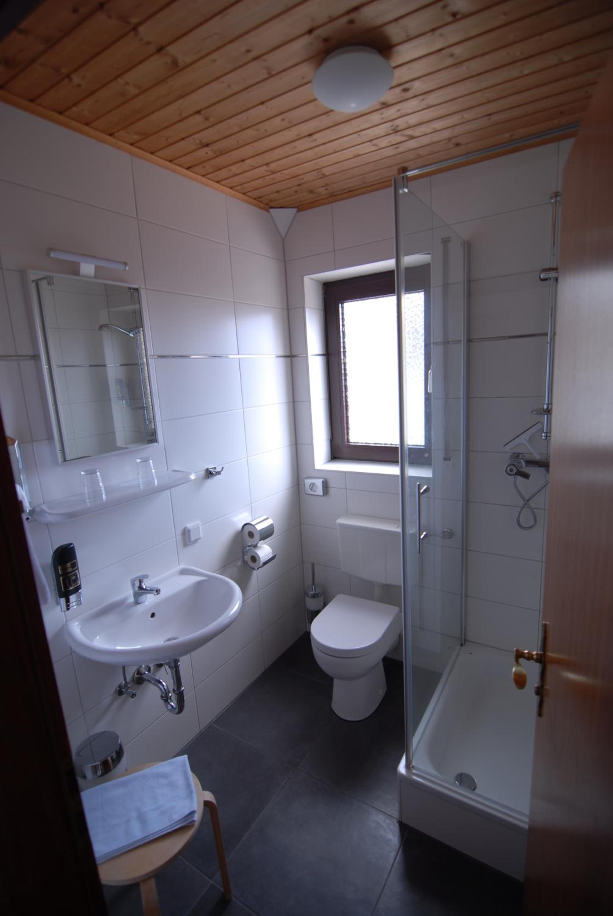 Standard Double Room - Photo 4