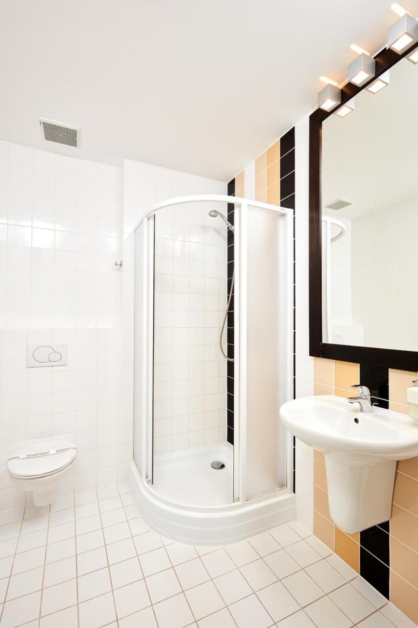 Business Double or Twin Room photo 3