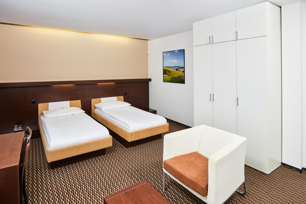 Business Double or Twin Room photo 2