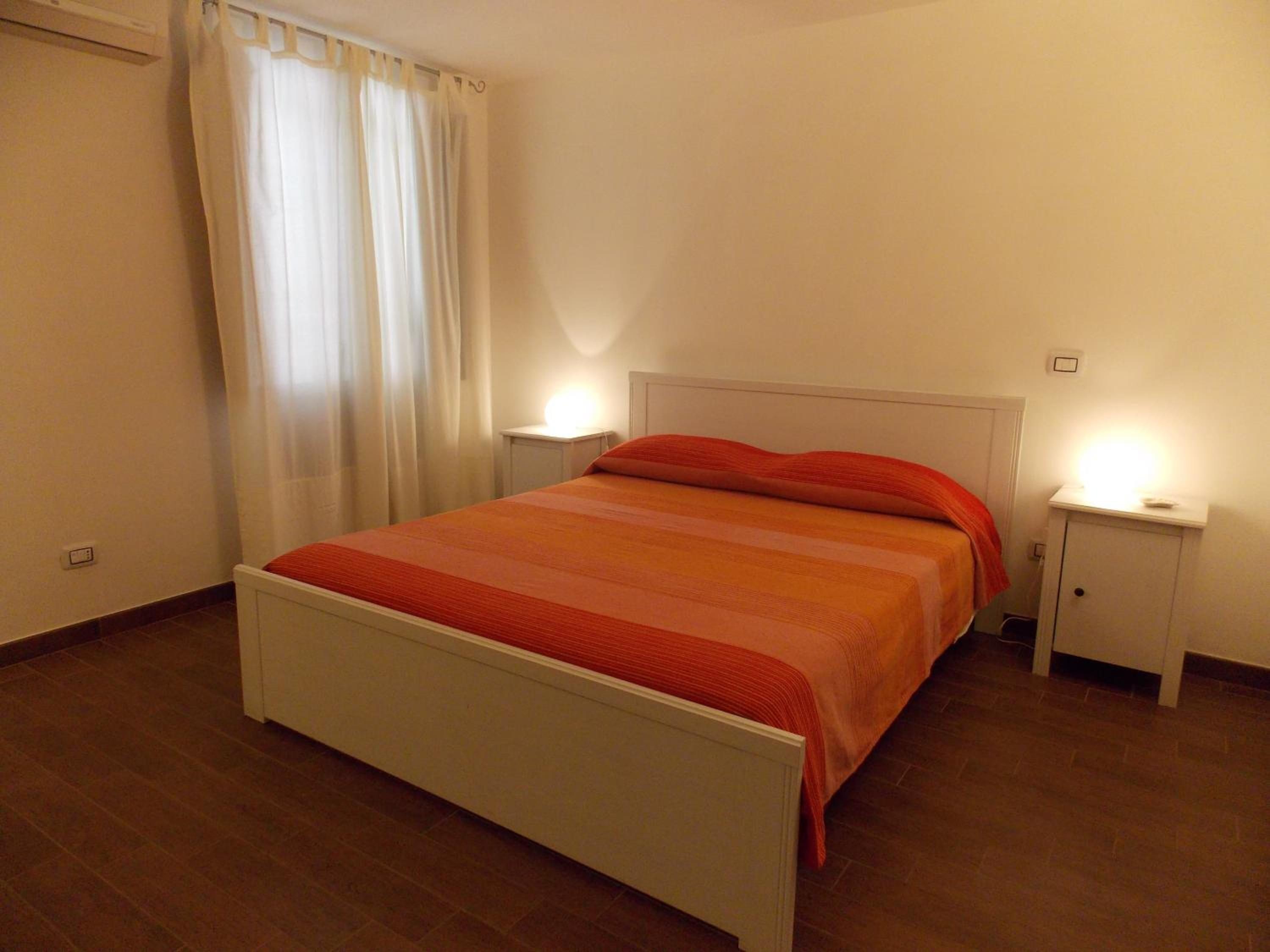One-Bedroom House photo 1