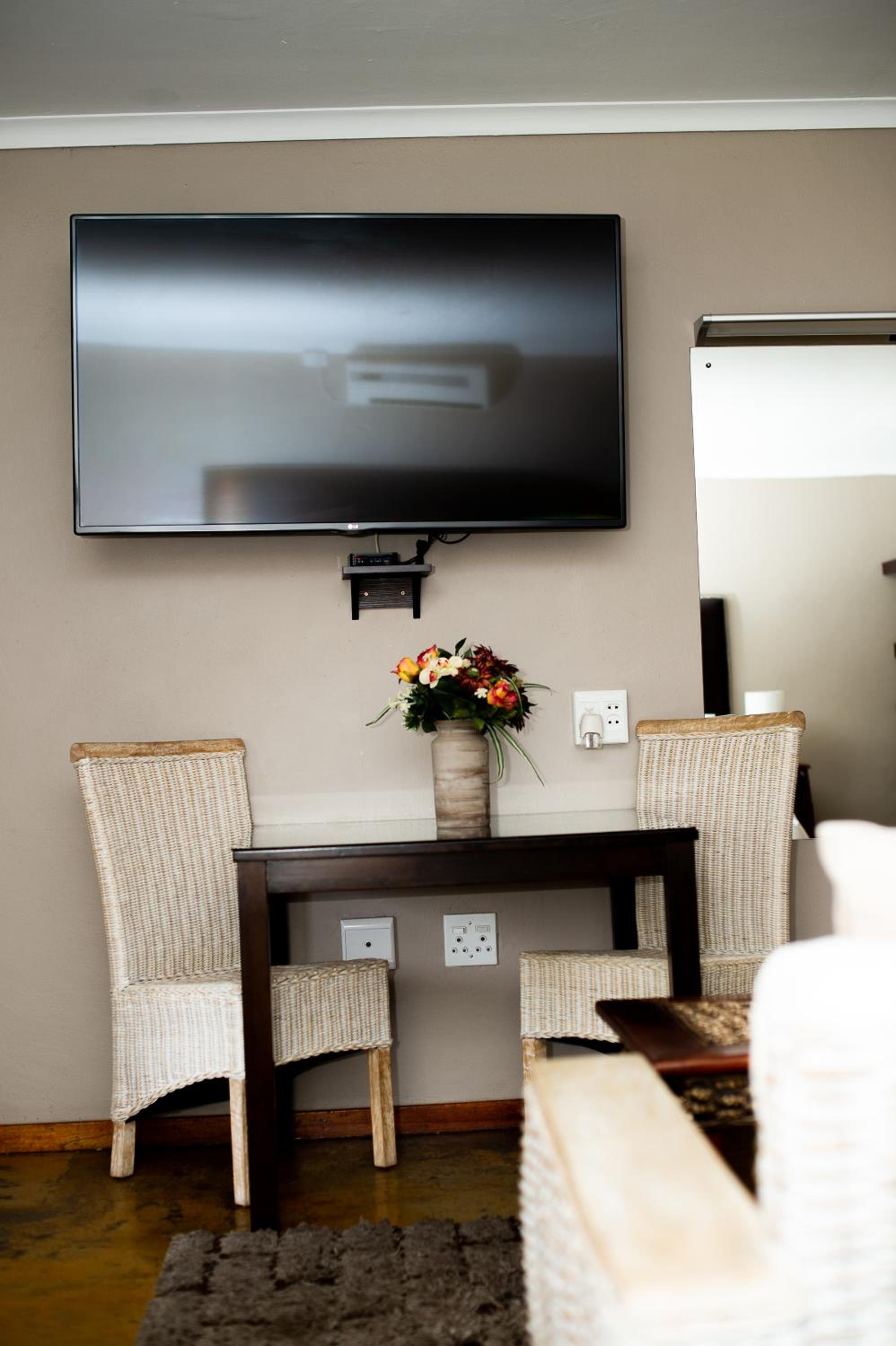 King Room with Garden View - Photo 3