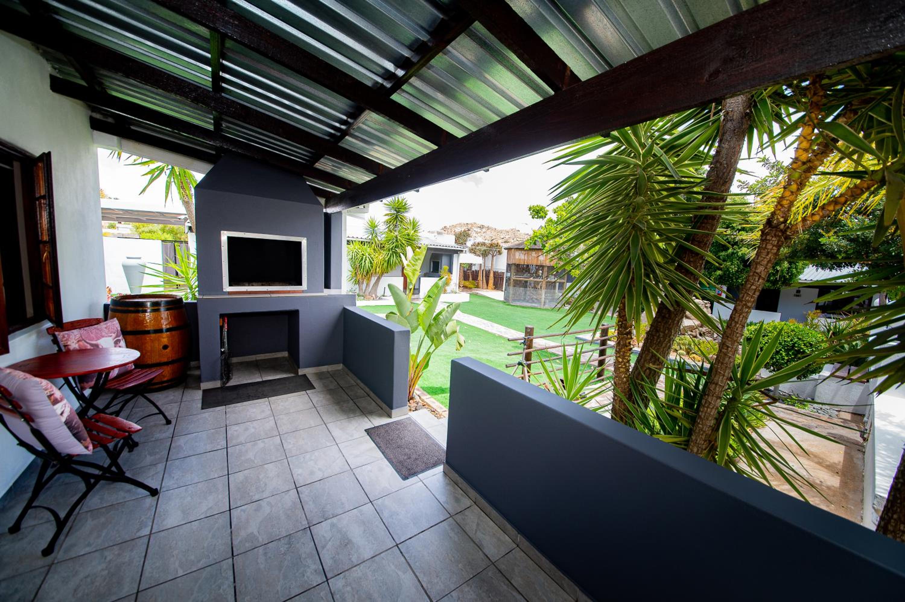 King Room with Garden View - Photo 2