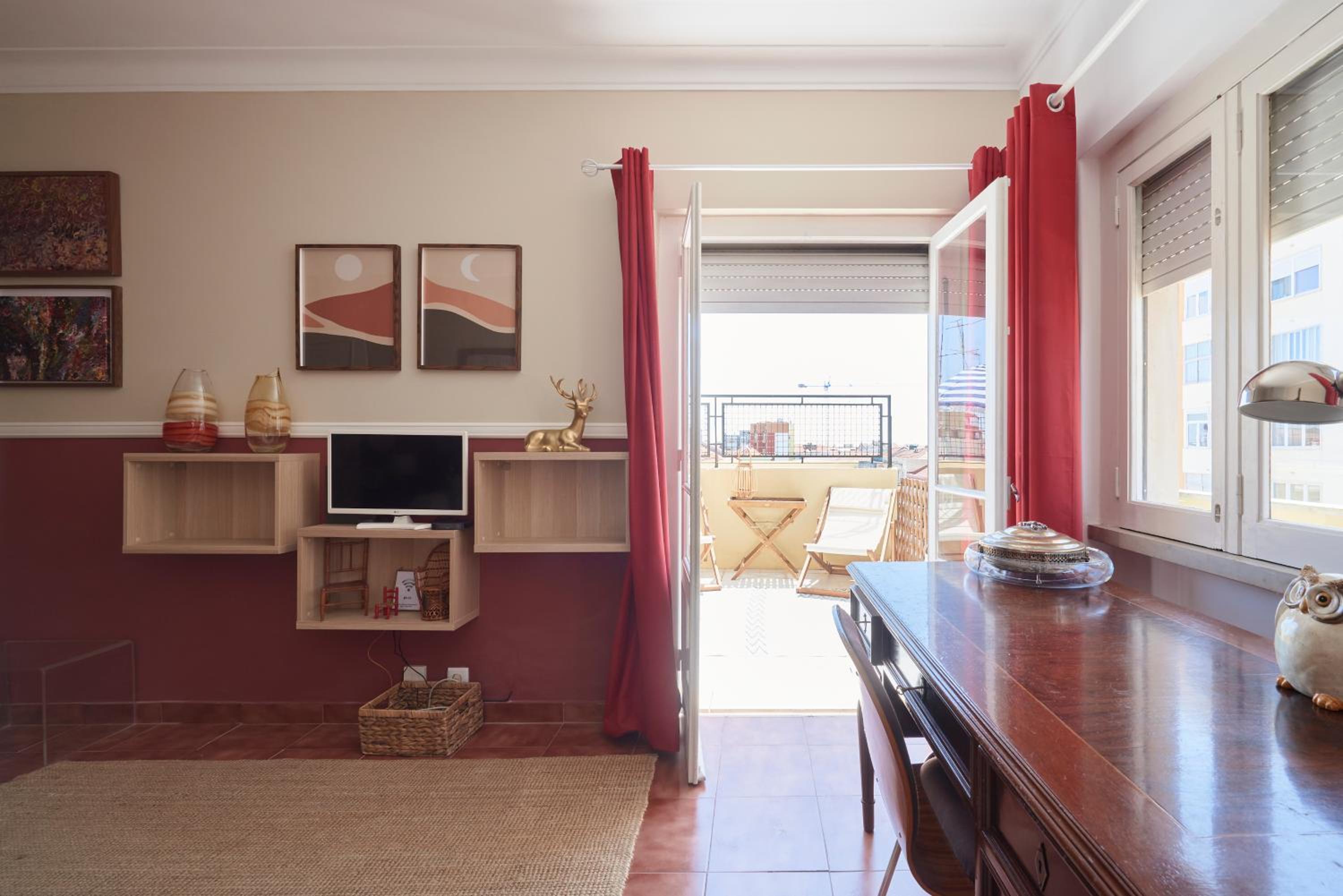 Three-Bedroom Apartment photo 1