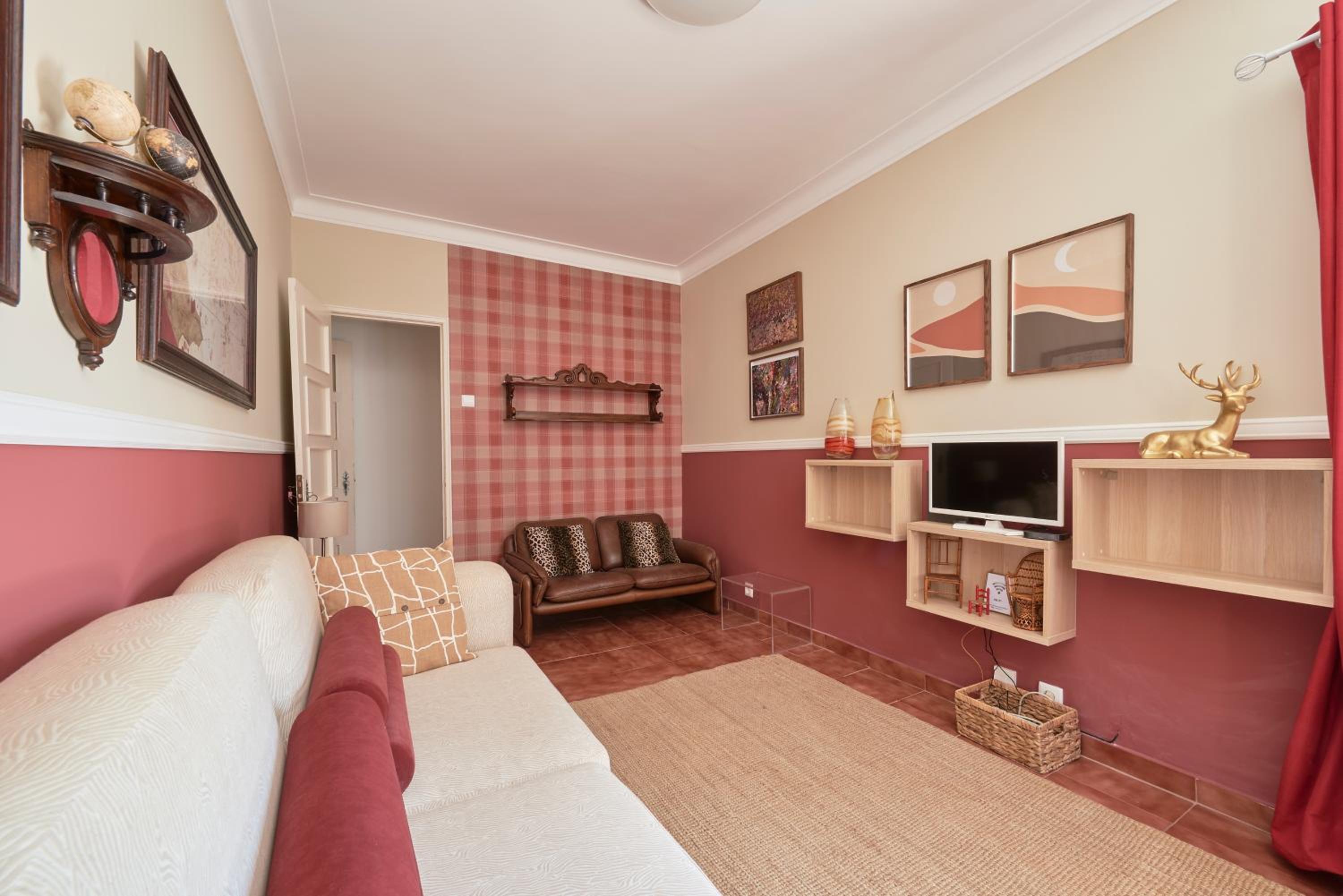 Three-Bedroom Apartment photo 3