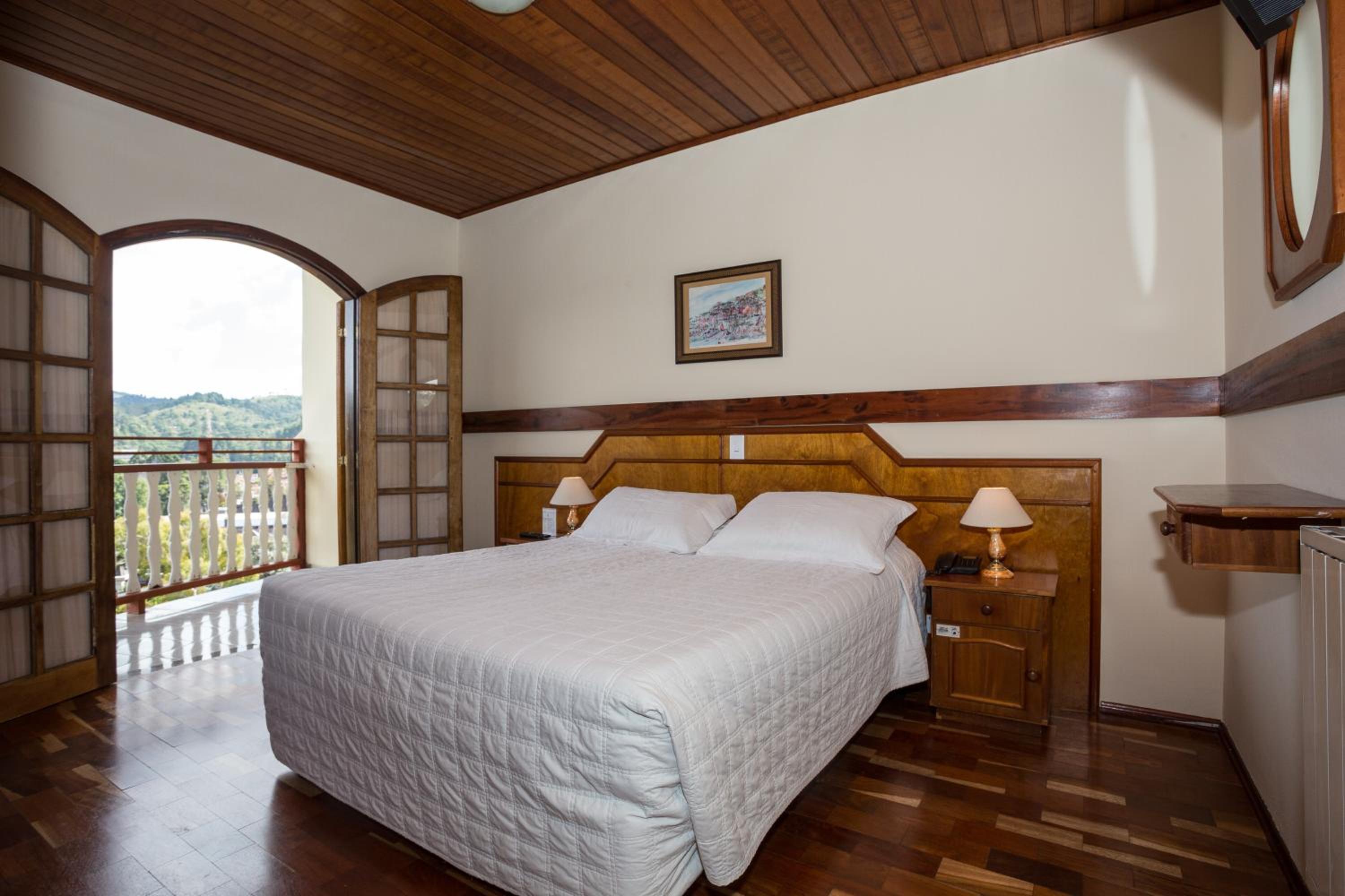 Deluxe Double Room with Balcony photo 1