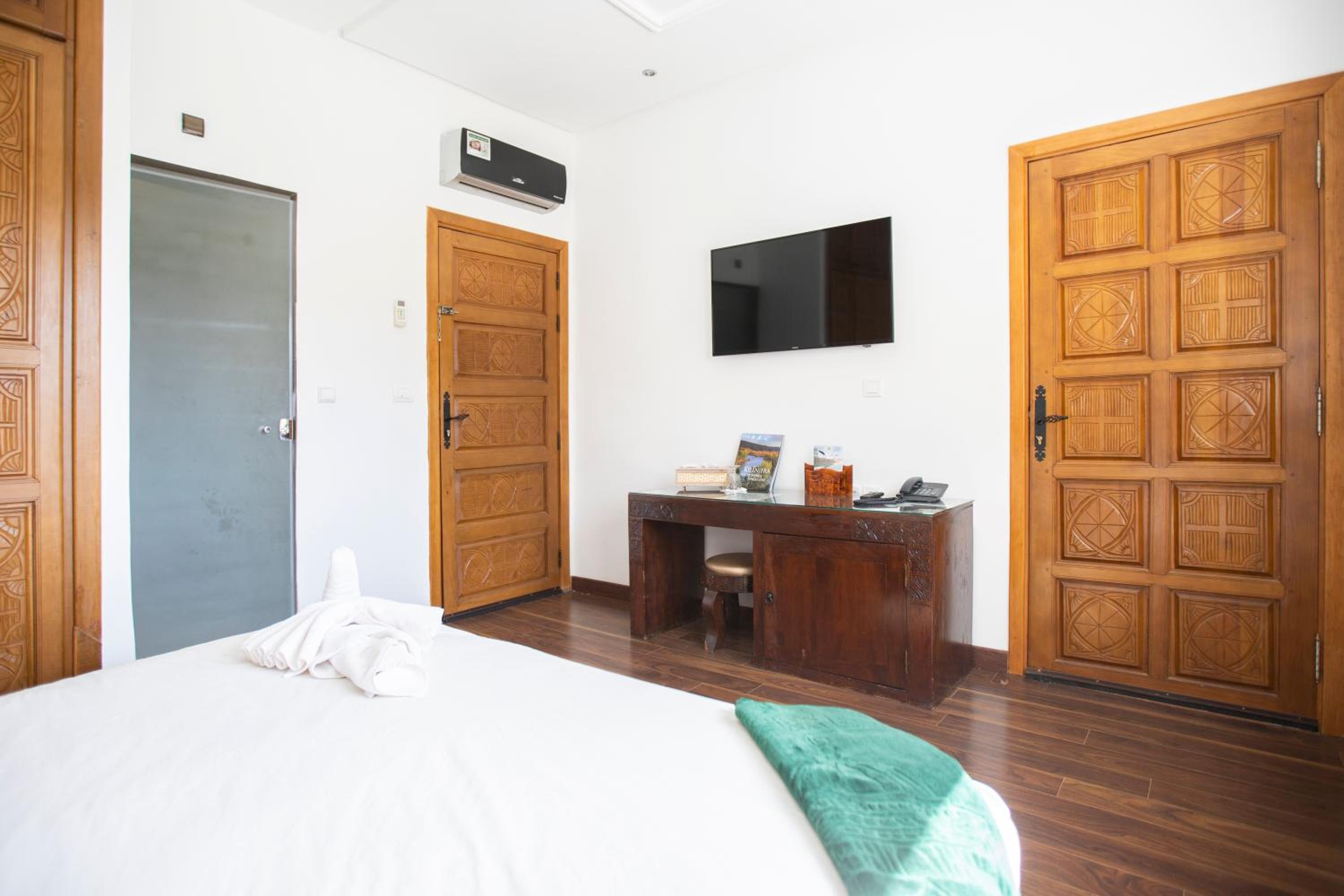 Double Room - Photo 8