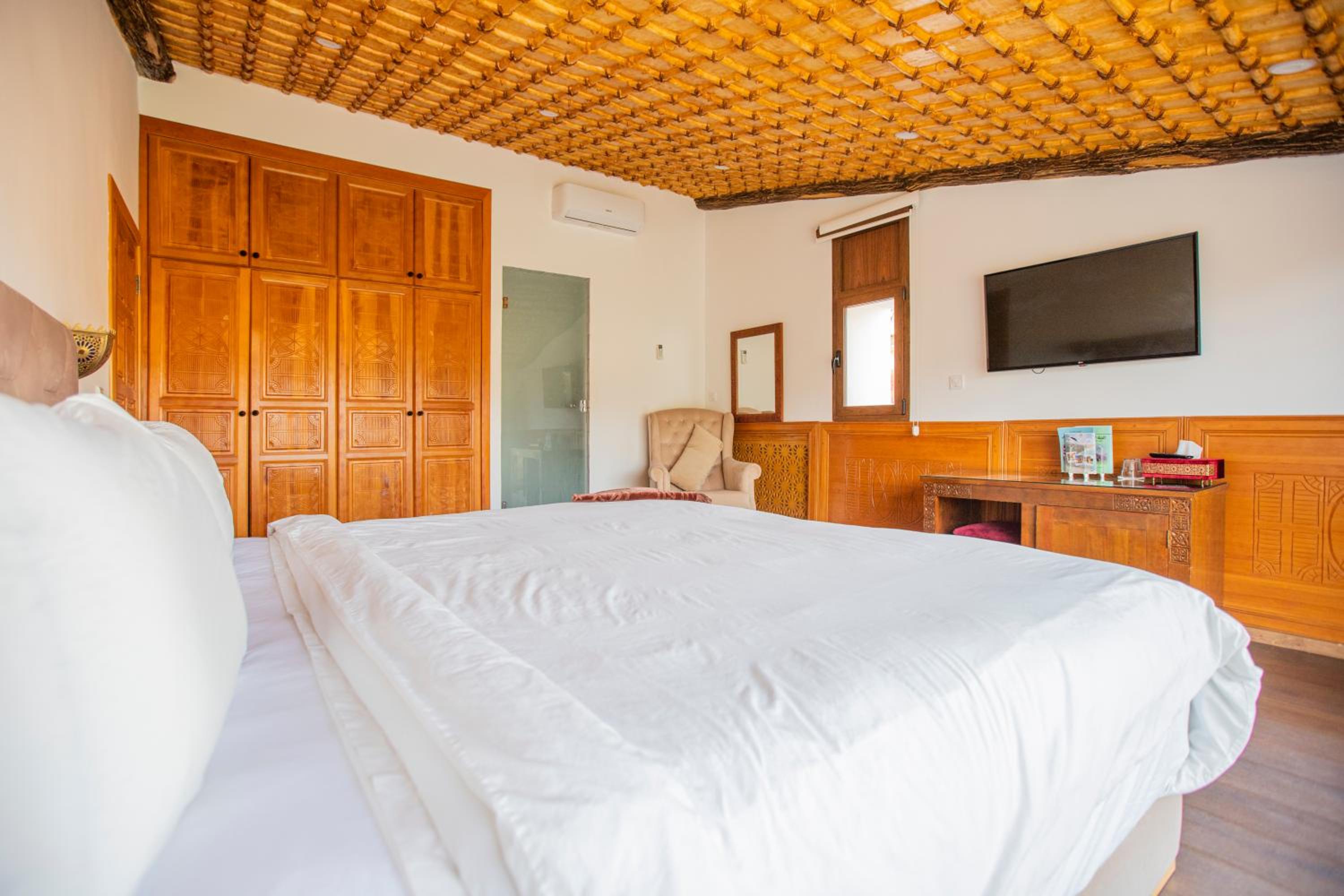 Double or Twin Room - Photo 8