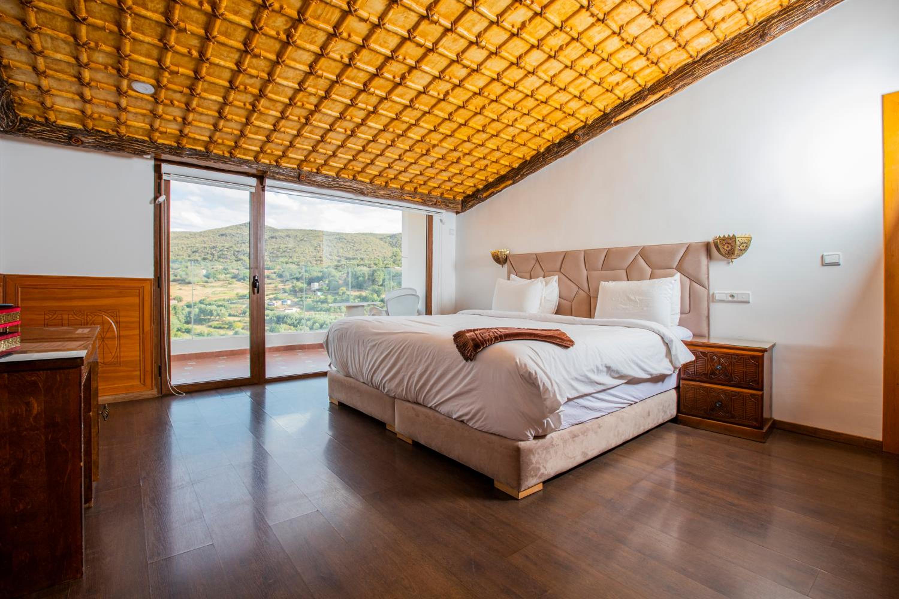 Double or Twin Room - Photo 9
