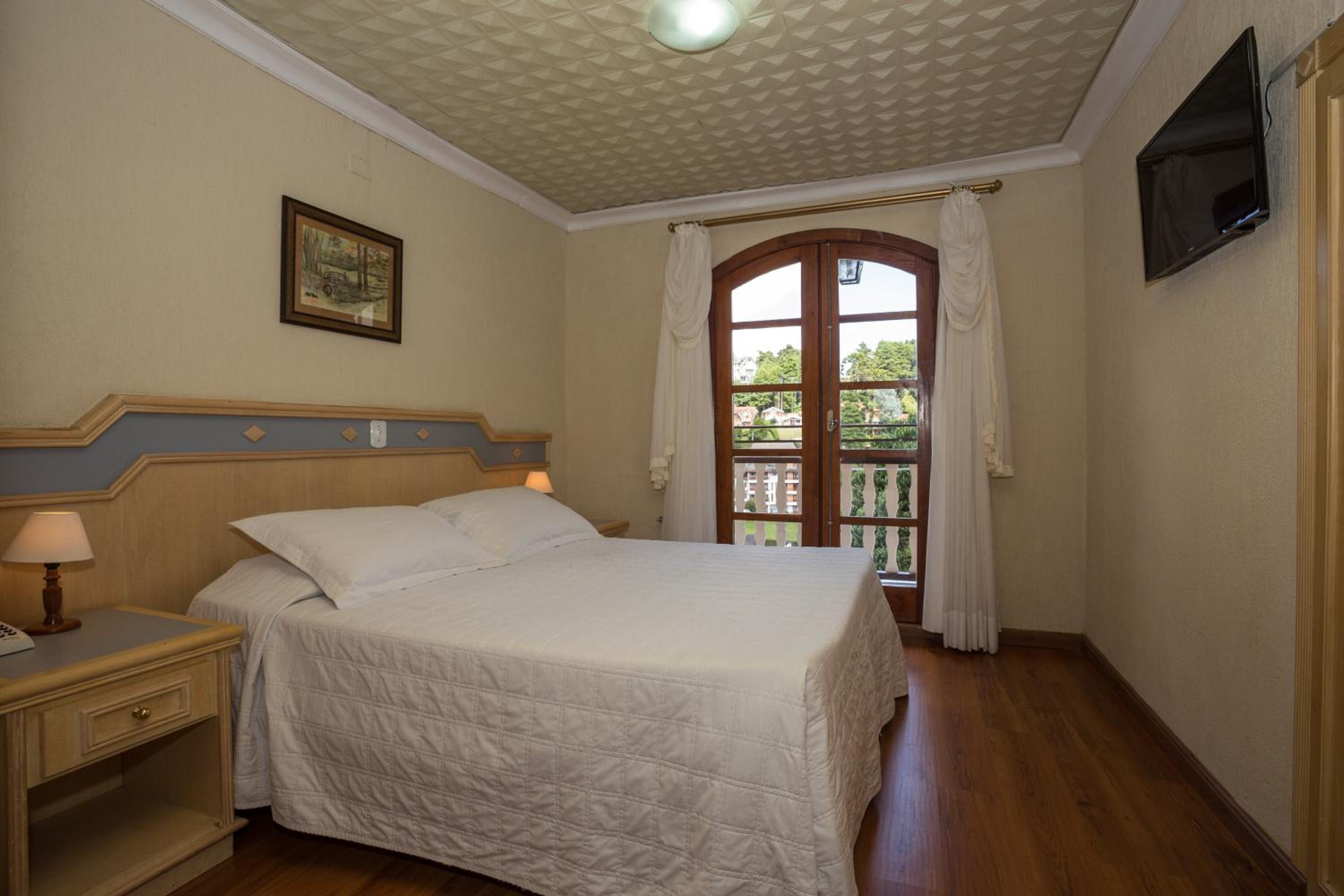 Deluxe Double Room with Balcony photo 2