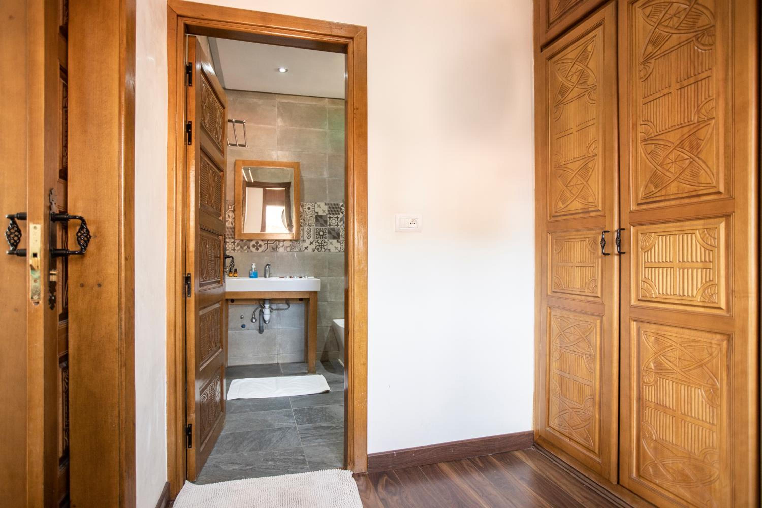 Suite with Terrace - Photo 11