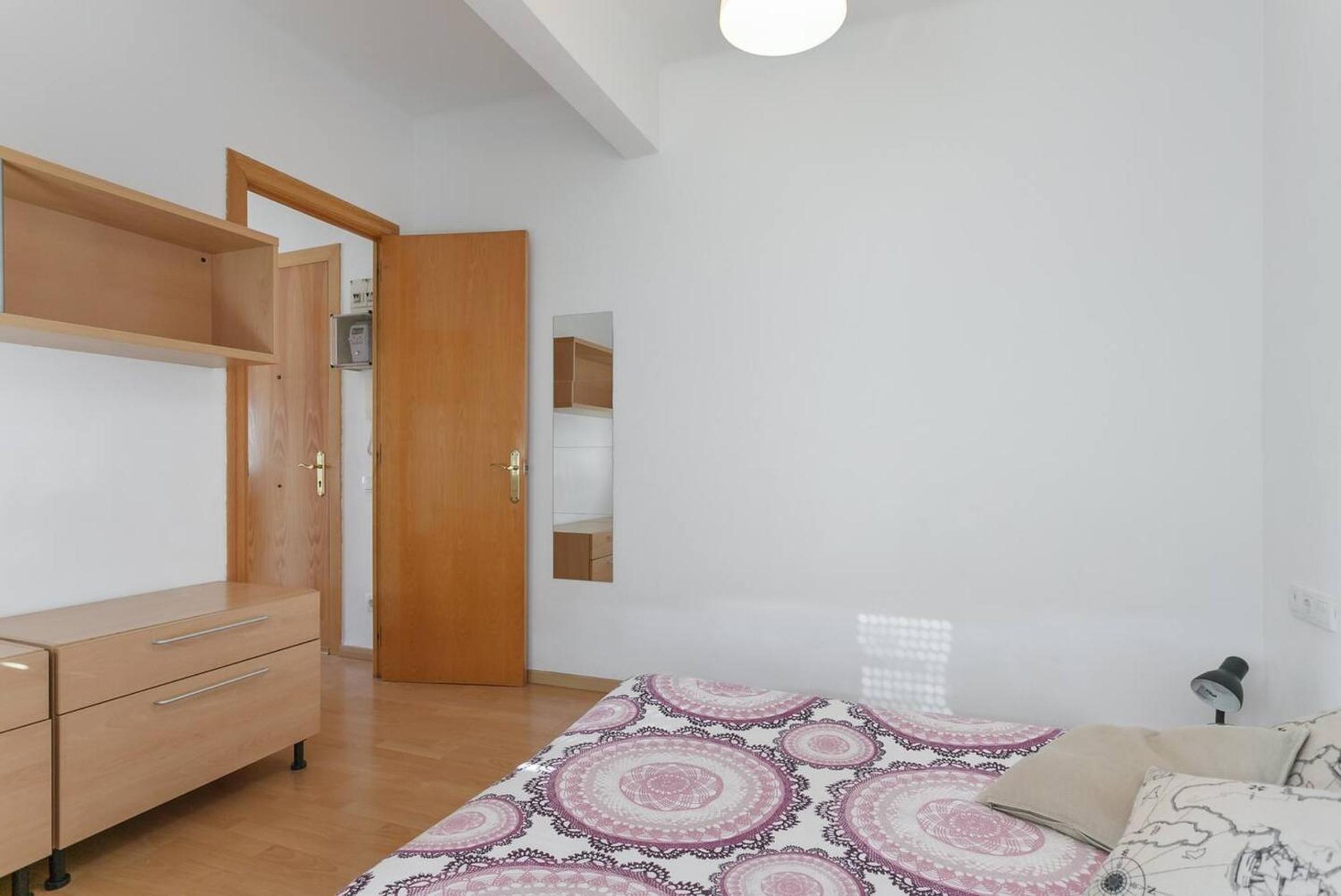 One-Bedroom Apartment photo 3