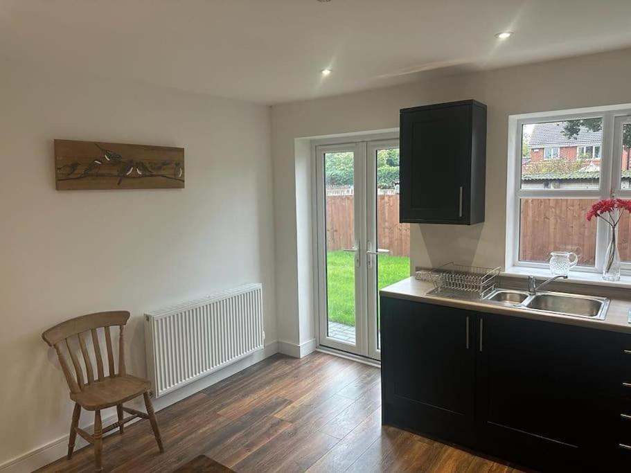 Three-Bedroom House photo 3