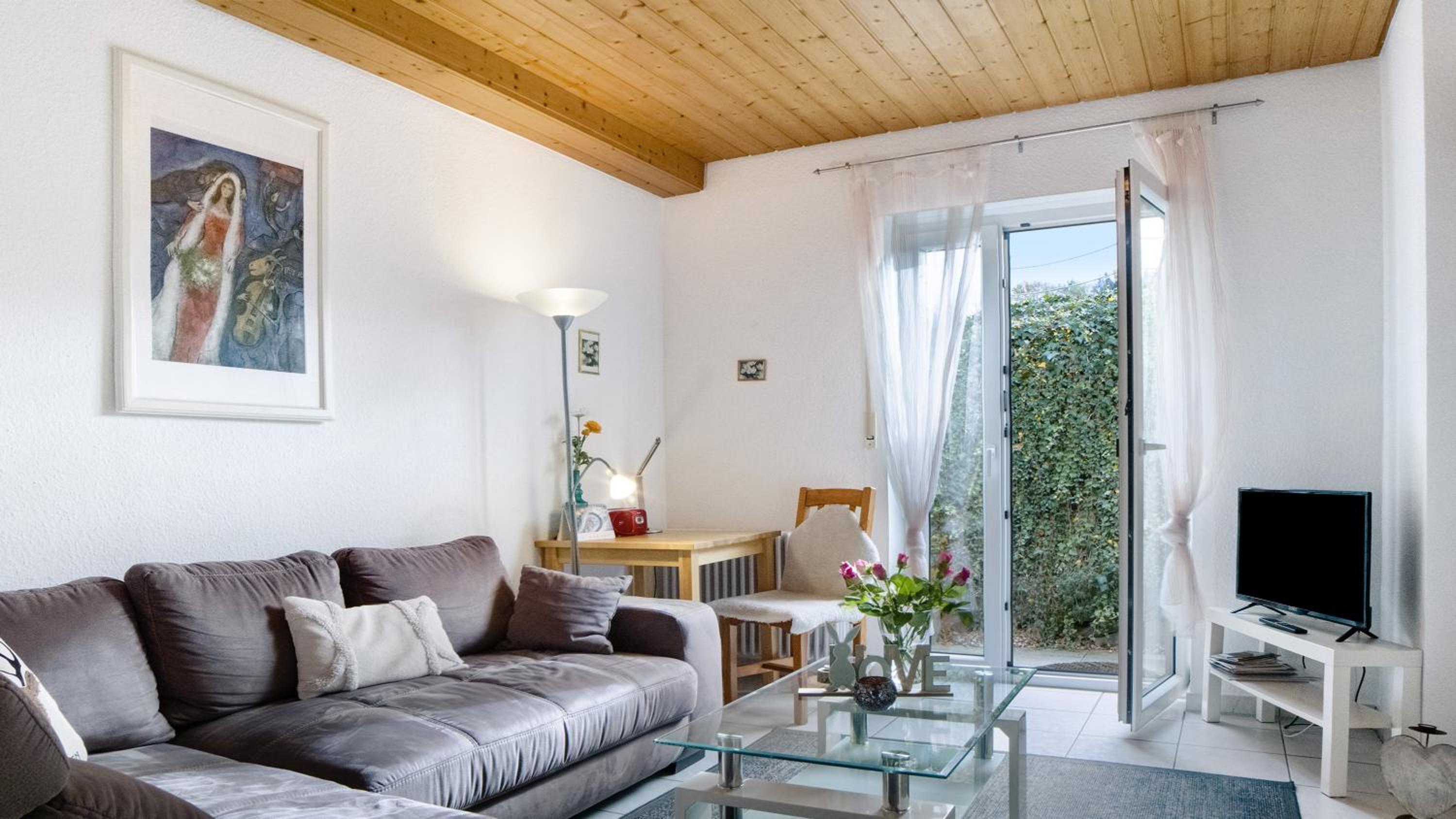 Superior One-Bedroom Apartment