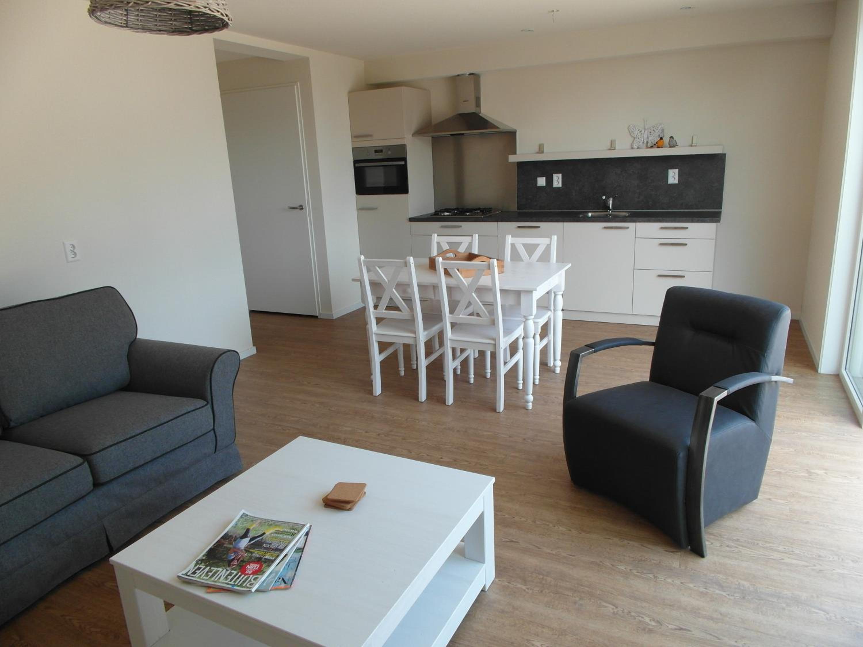 Apartment photo 2