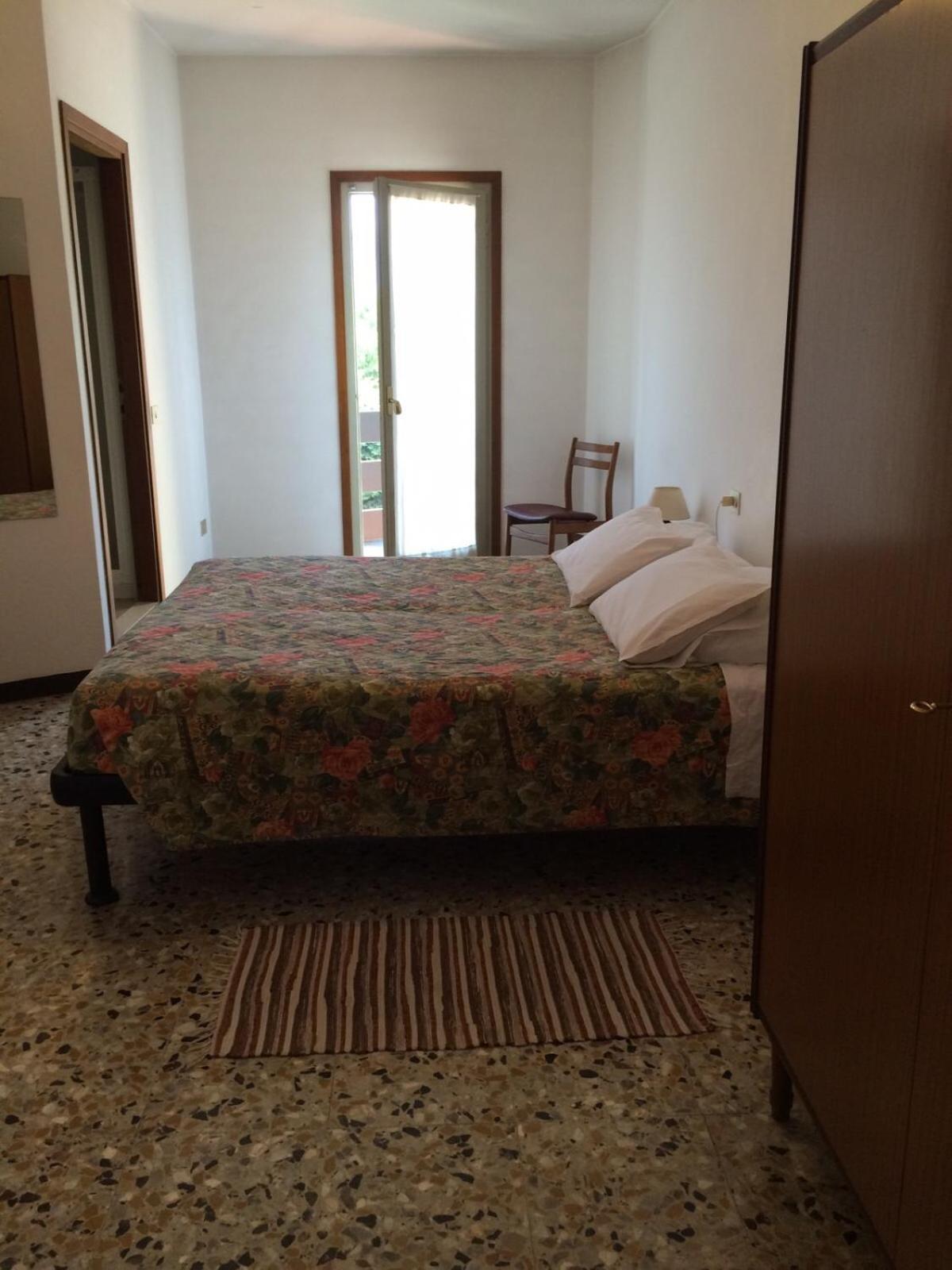 Double Room with Balcony - Photo 5