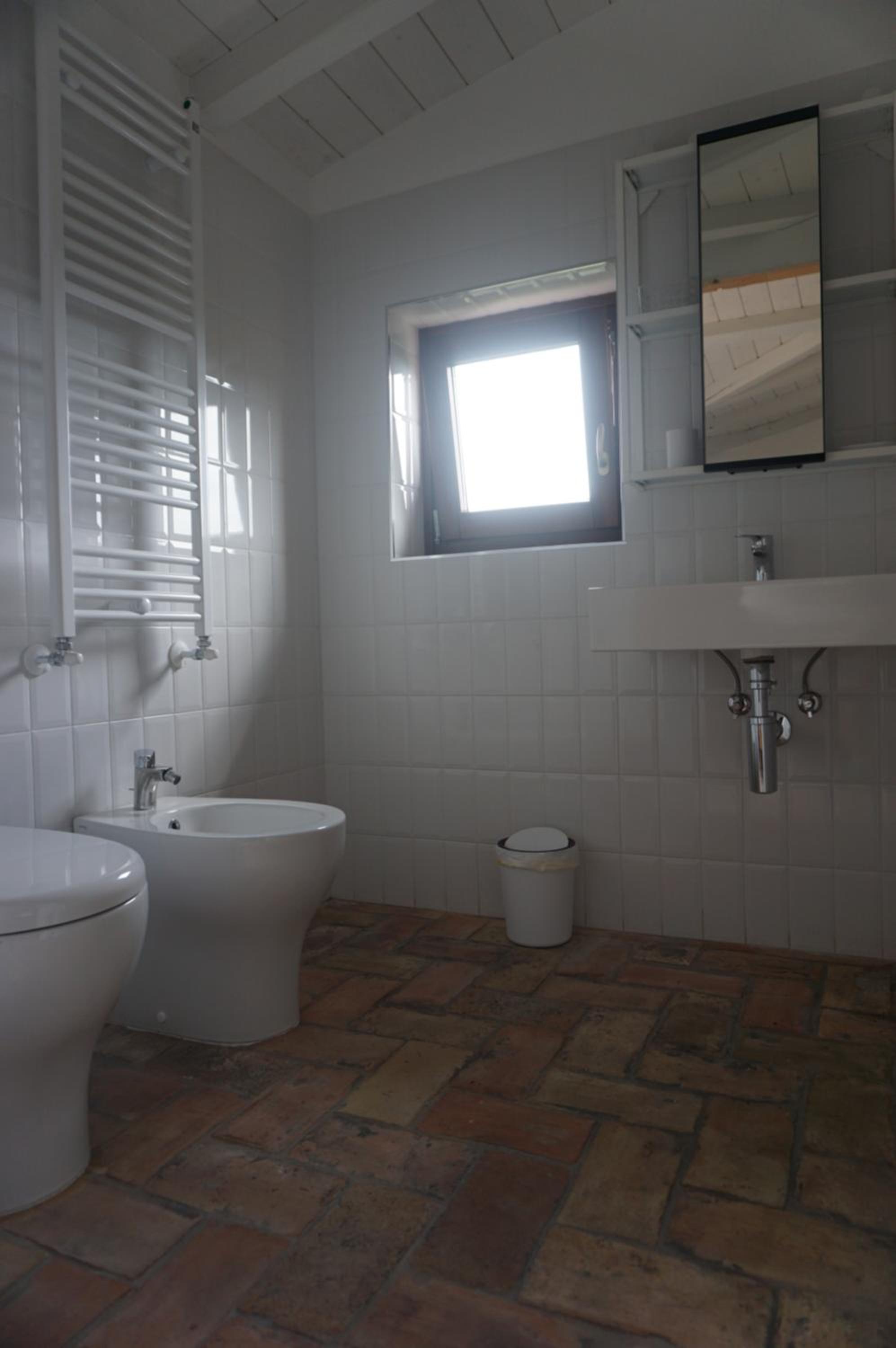 Queen Room with Balcony photo 3