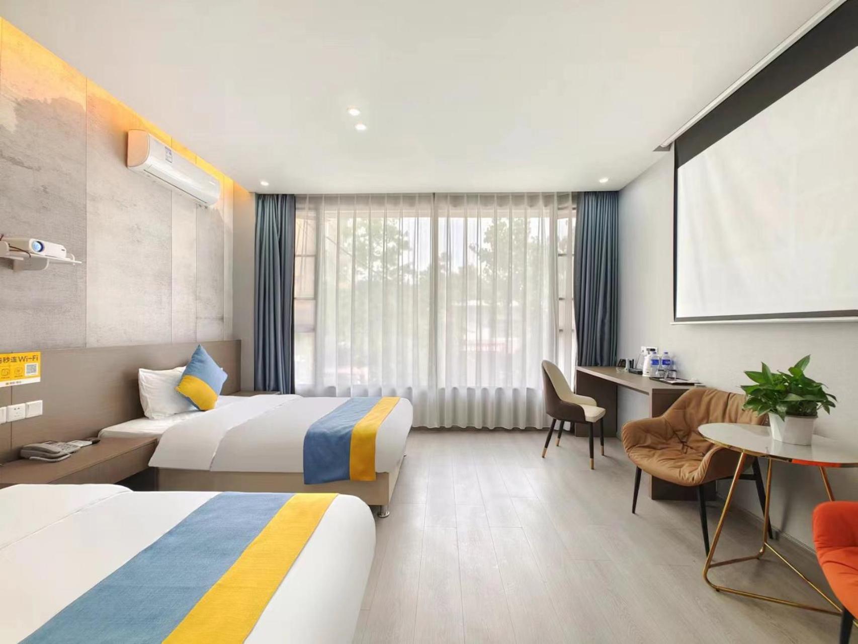 Deluxe Twin Room photo 3