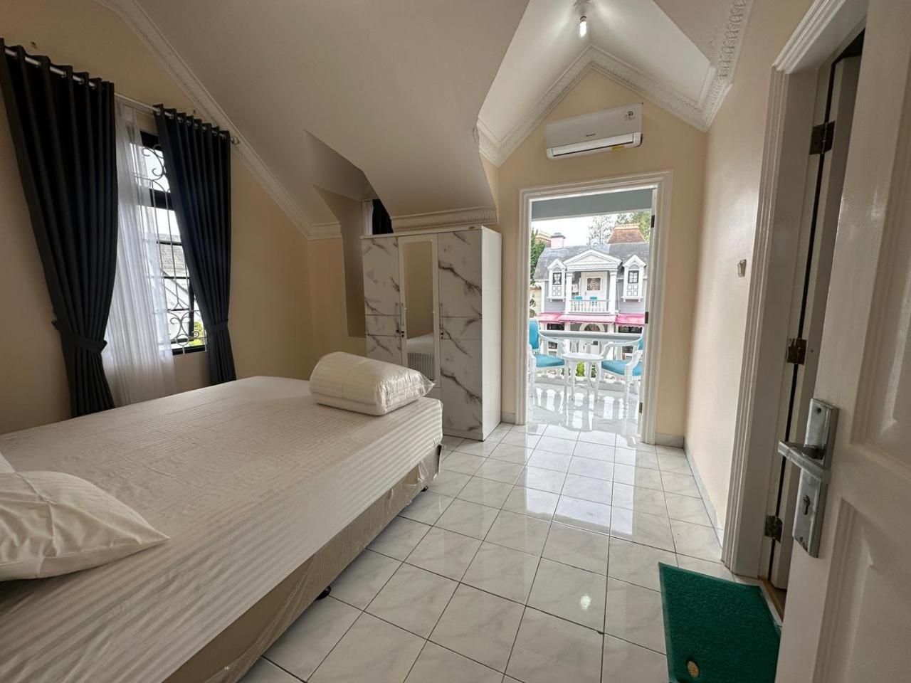 Two-Bedroom Villa - Photo 3