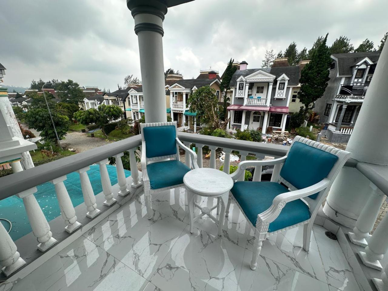 Two-Bedroom Villa - Photo 2